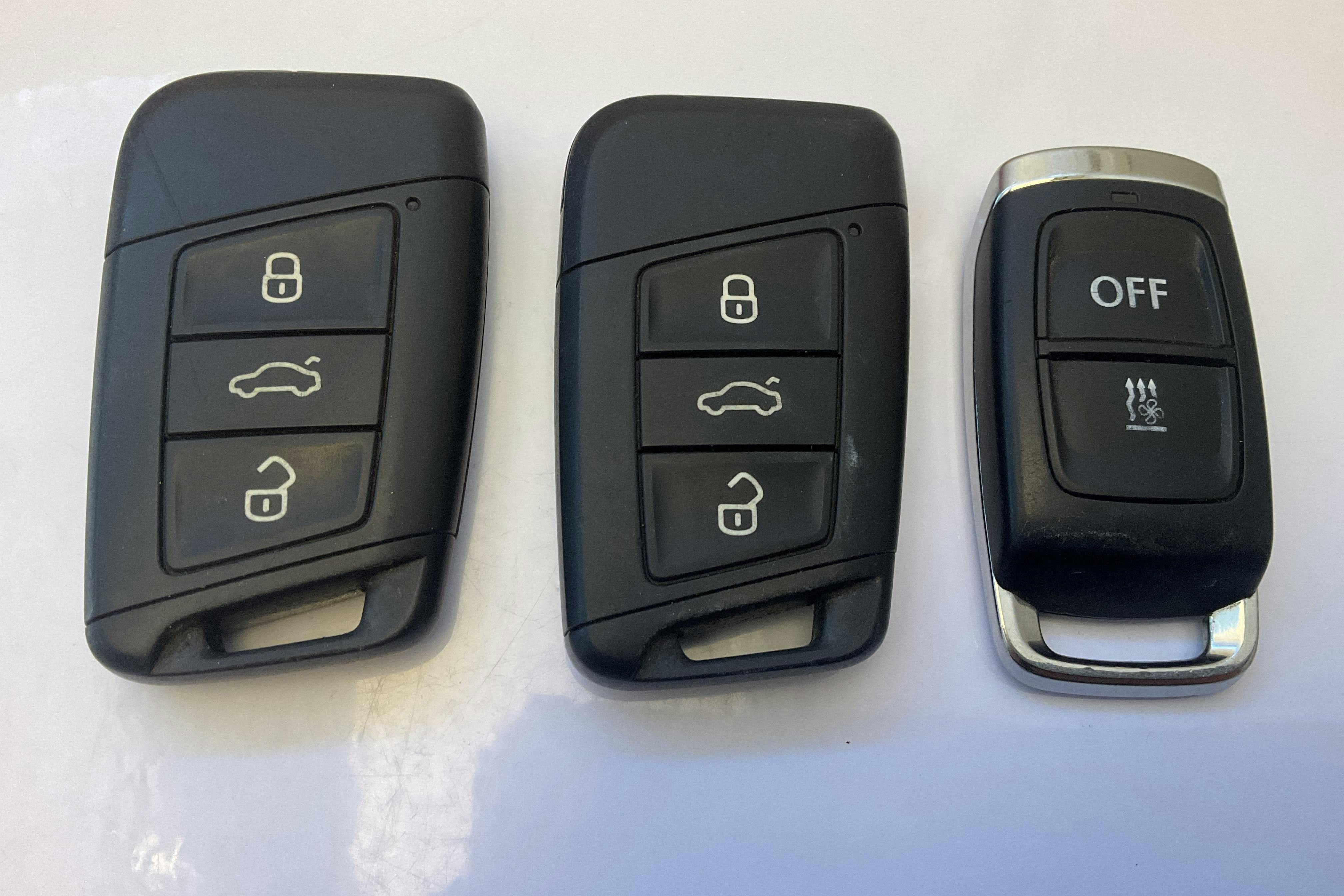 Presentationsfoto 18 av 18: VW Passat 1.4 GTE Sportscombi (218hk) - 8 221 mil - Automat - röd - 2023