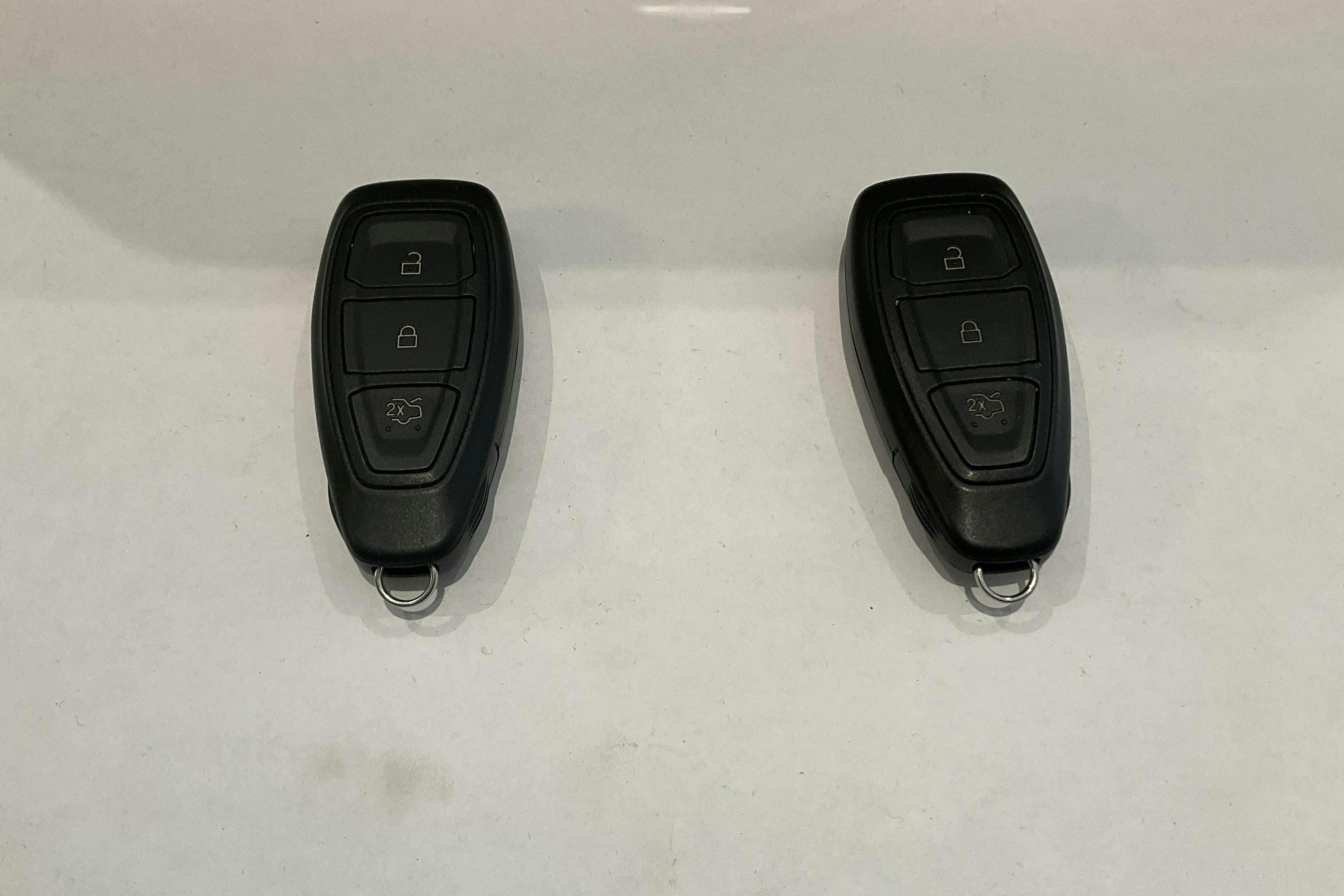 Presentation photo 15 of 15: Ford Kuga 2.0 TDCi AWD (180hk) - 168 430 km - Automatic - red - 2018