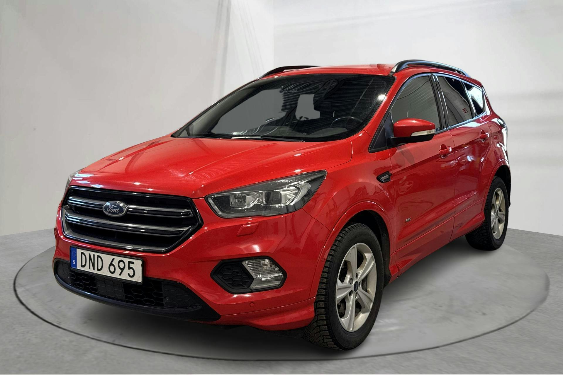 Presentation photo 1 of 15: Ford Kuga 2.0 TDCi AWD (180hk) - 168 430 km - Automatic - red - 2018