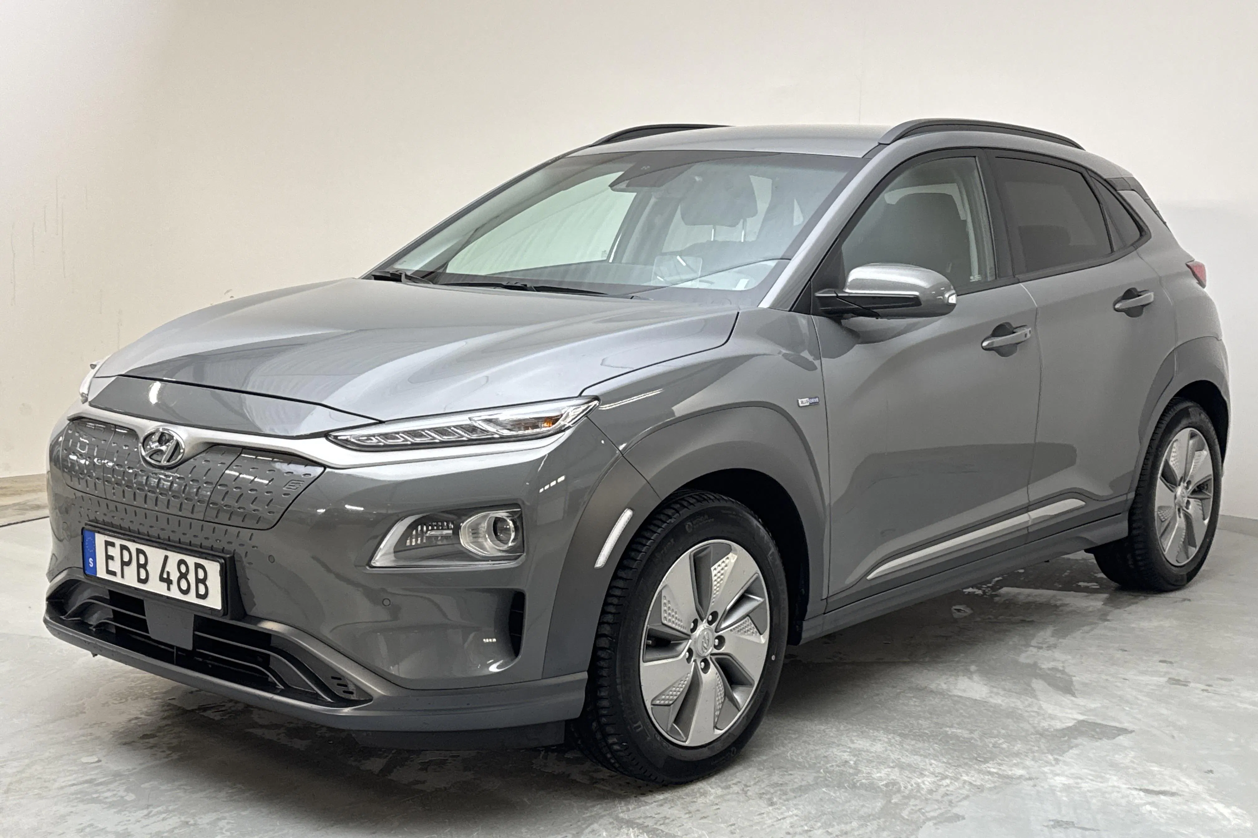 Presentationsfoto 1 av 17: Hyundai Kona Electric Long Range 64kWh (204hk) - 6 586 mil - Automat - grå - 2020