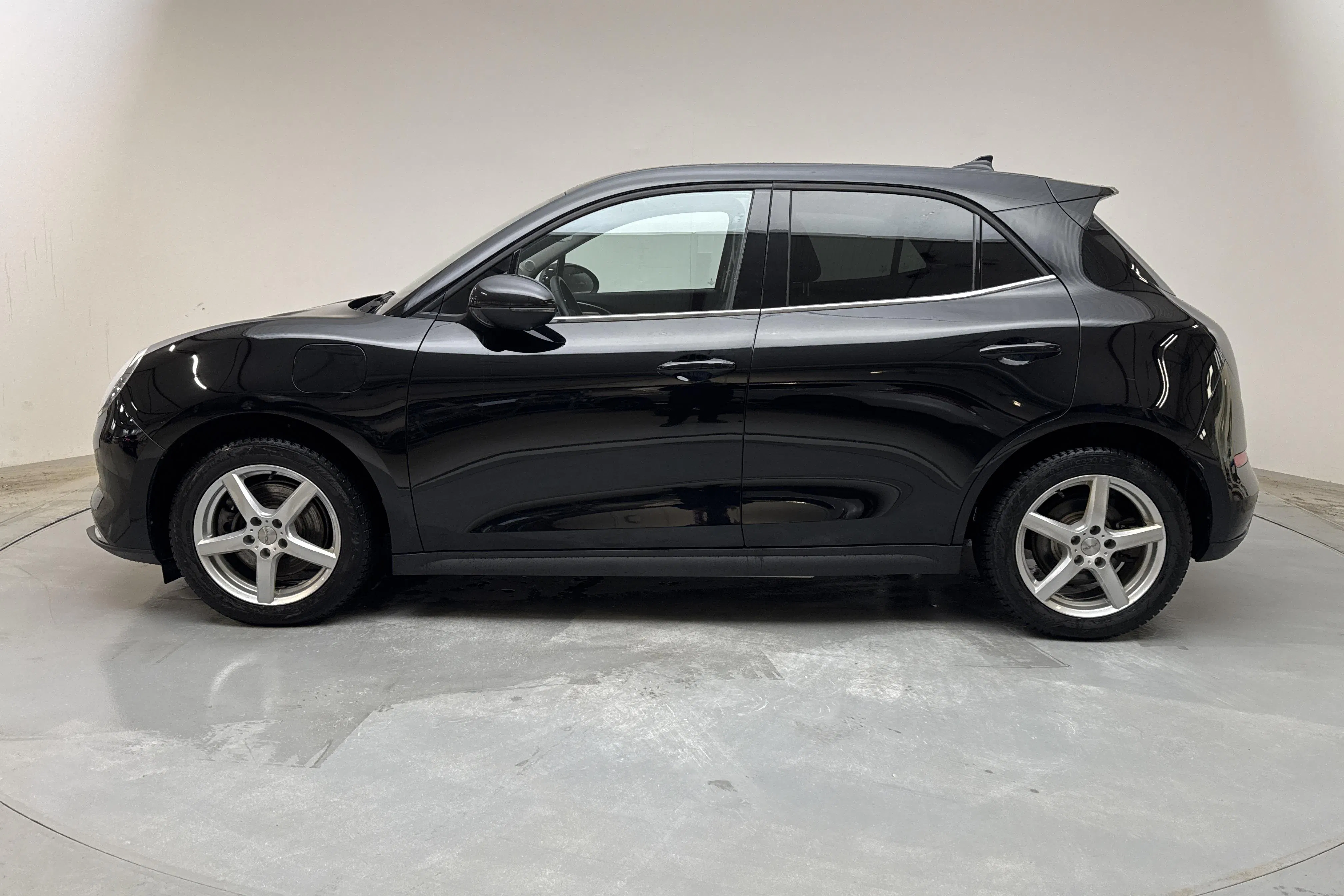 Presentationsfoto 2 av 15: ORA 300 48kWh (170hk) - 5 921 mil - Automat - svart - 2023