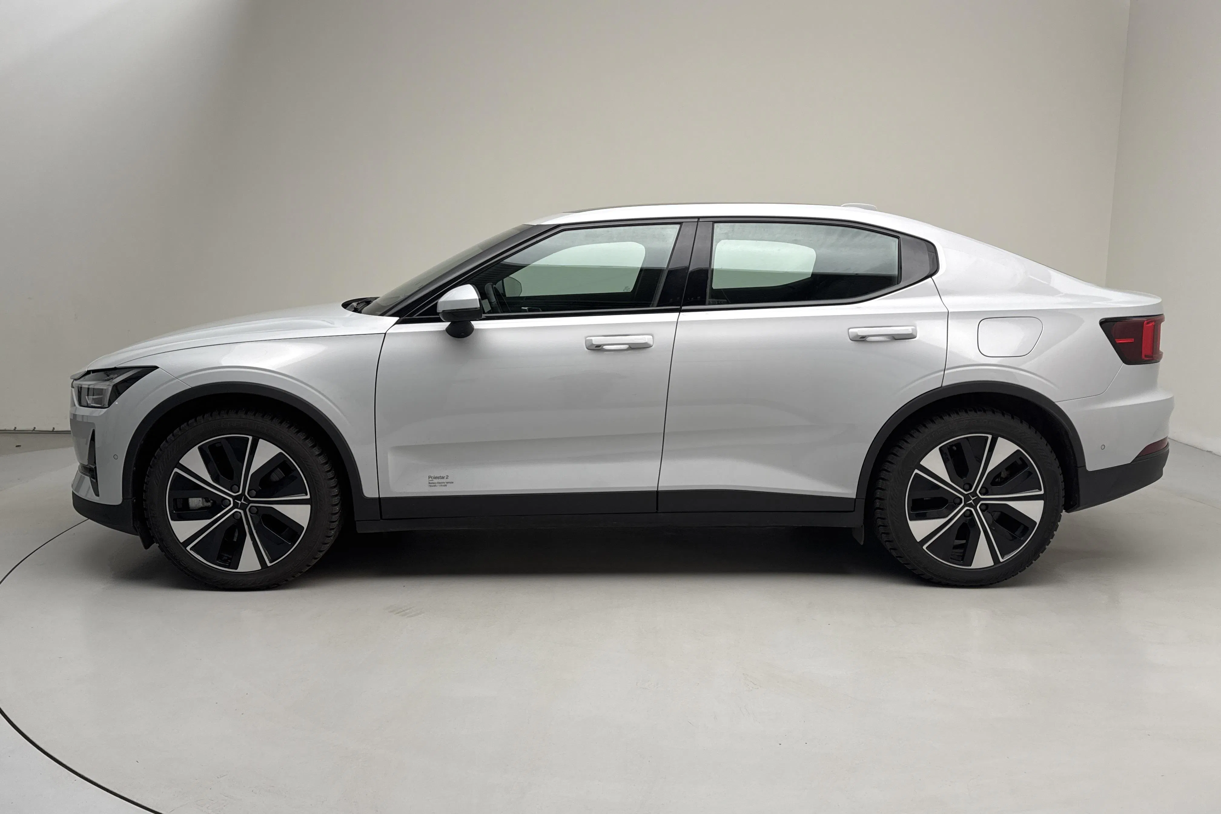 Presentationsfoto 2 av 20: Polestar 2 Long range Single motor (231hk) - 4 326 mil - Automat - silver - 2023