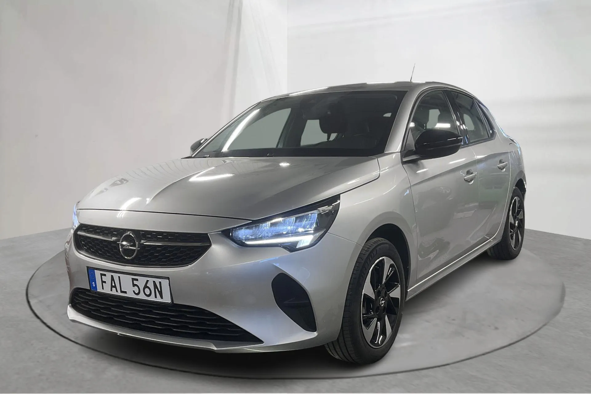 Presentationsfoto 1 av 17: Opel Corsa-e 50kWh 5dr (136hk) - 1 869 mil - Automat - grå - 2023