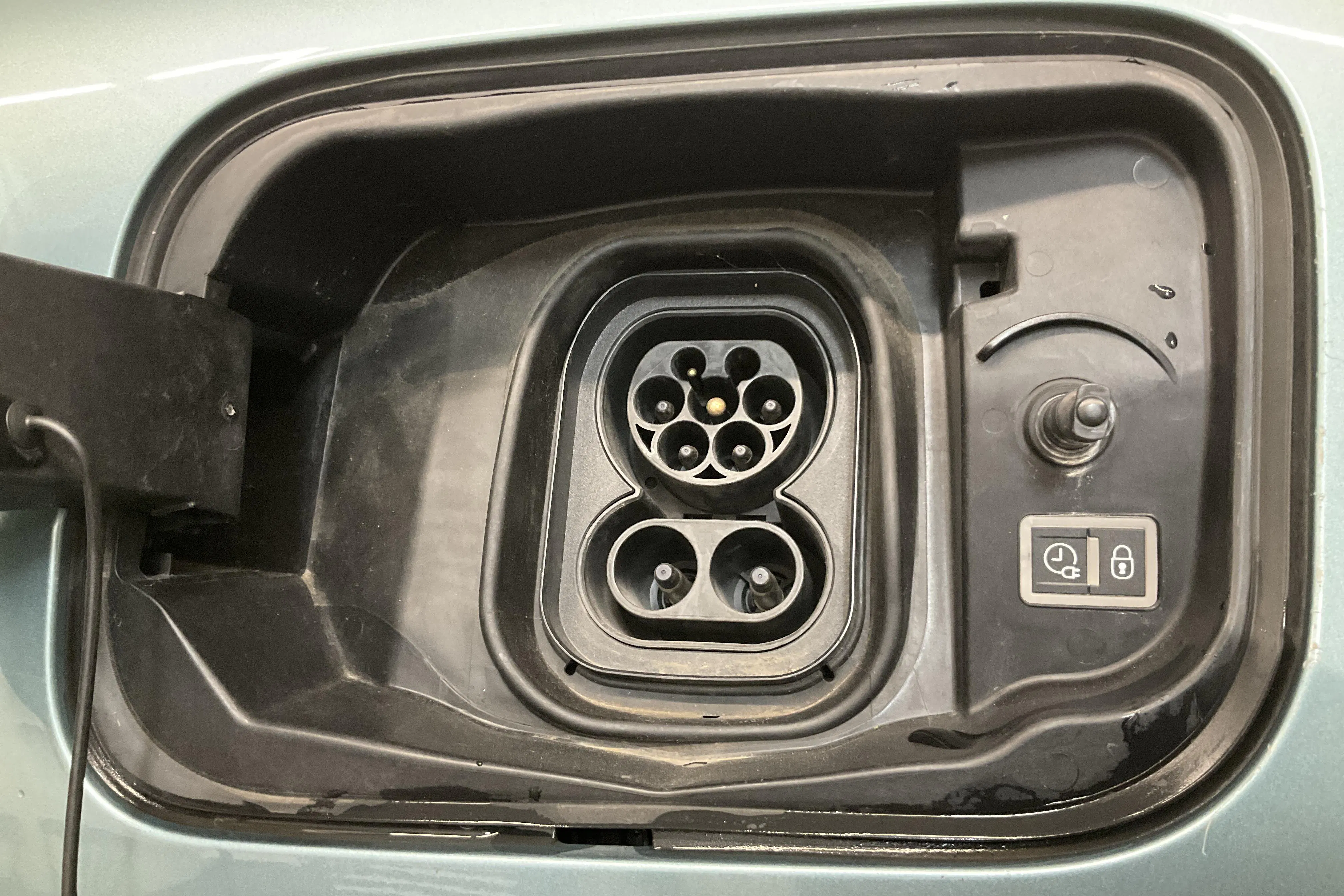 Presentationsfoto 16 av 16: Citroën e-C4 50kWh (136hk) - 7 150 mil - Automat - blå - 2022
