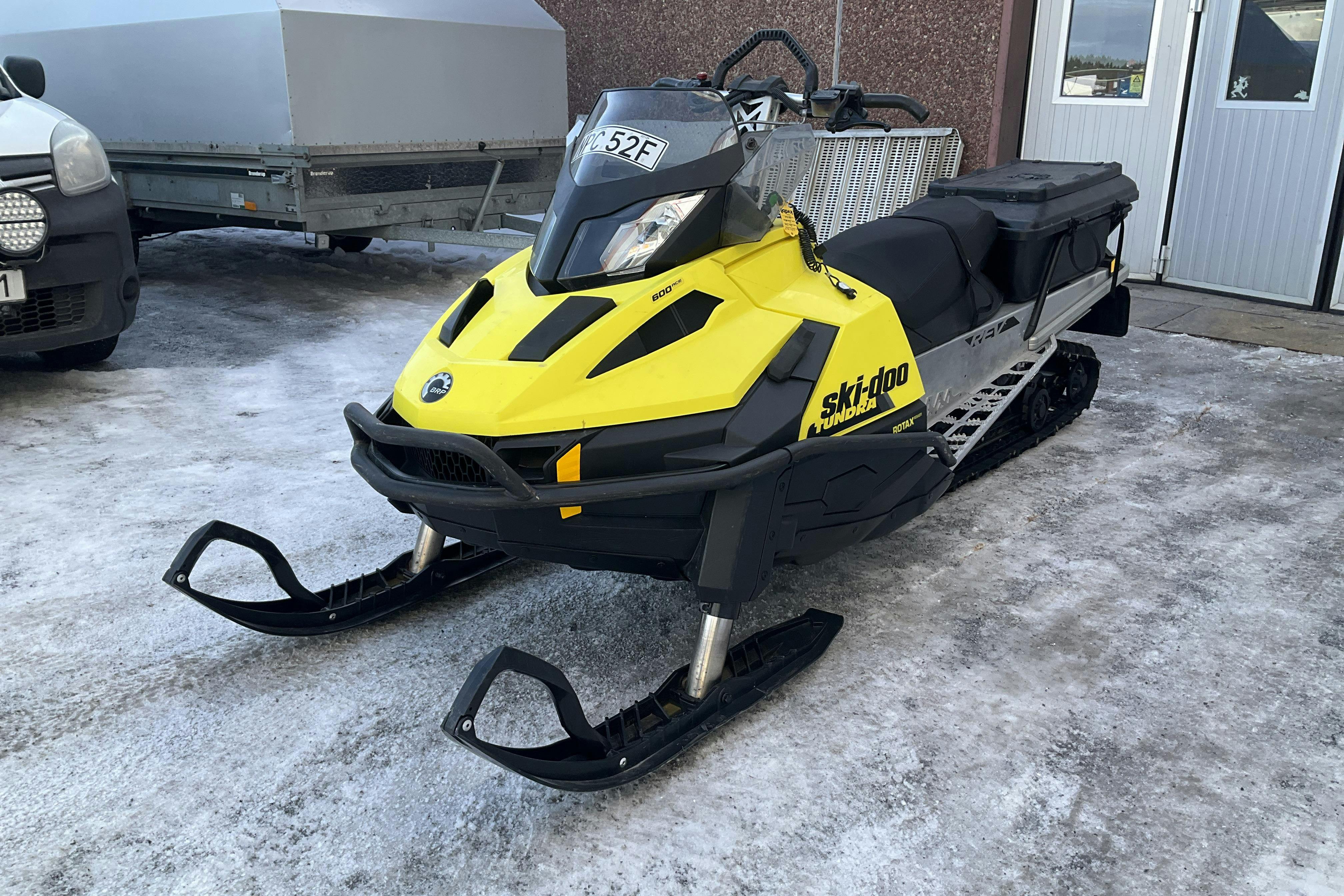 Presentation photo 1 of 15: ski-doo TUNDRA LT 600 ACE Snöskoter - 890 km - Automatic - 2020