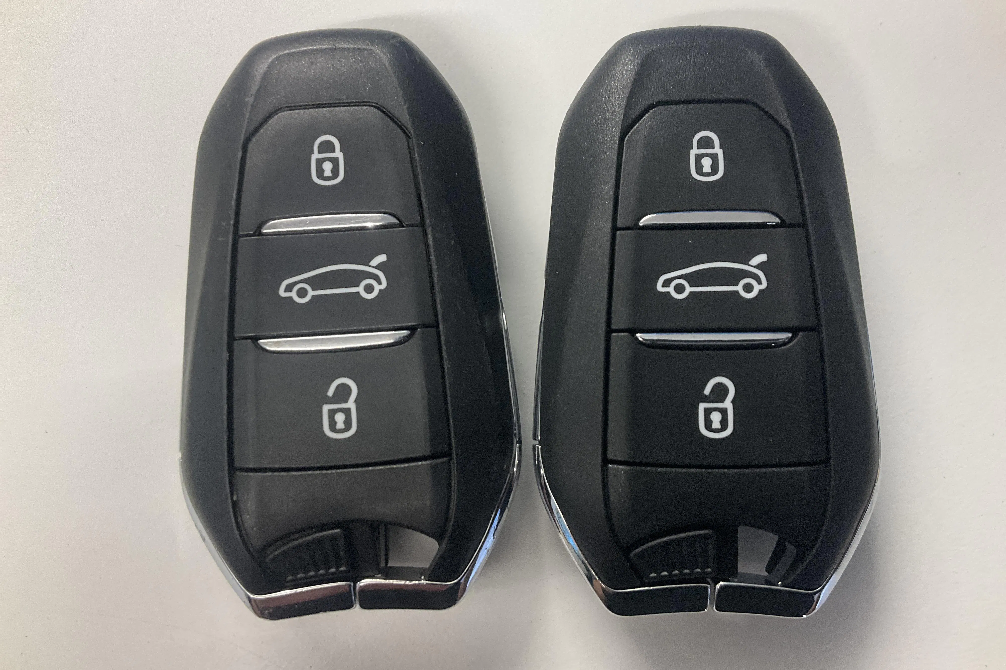 Presentationsfoto 17 av 17: Opel Grandland X 1.2 ECOTEC (130hk) - 9 427 mil - Automat - svart - 2022