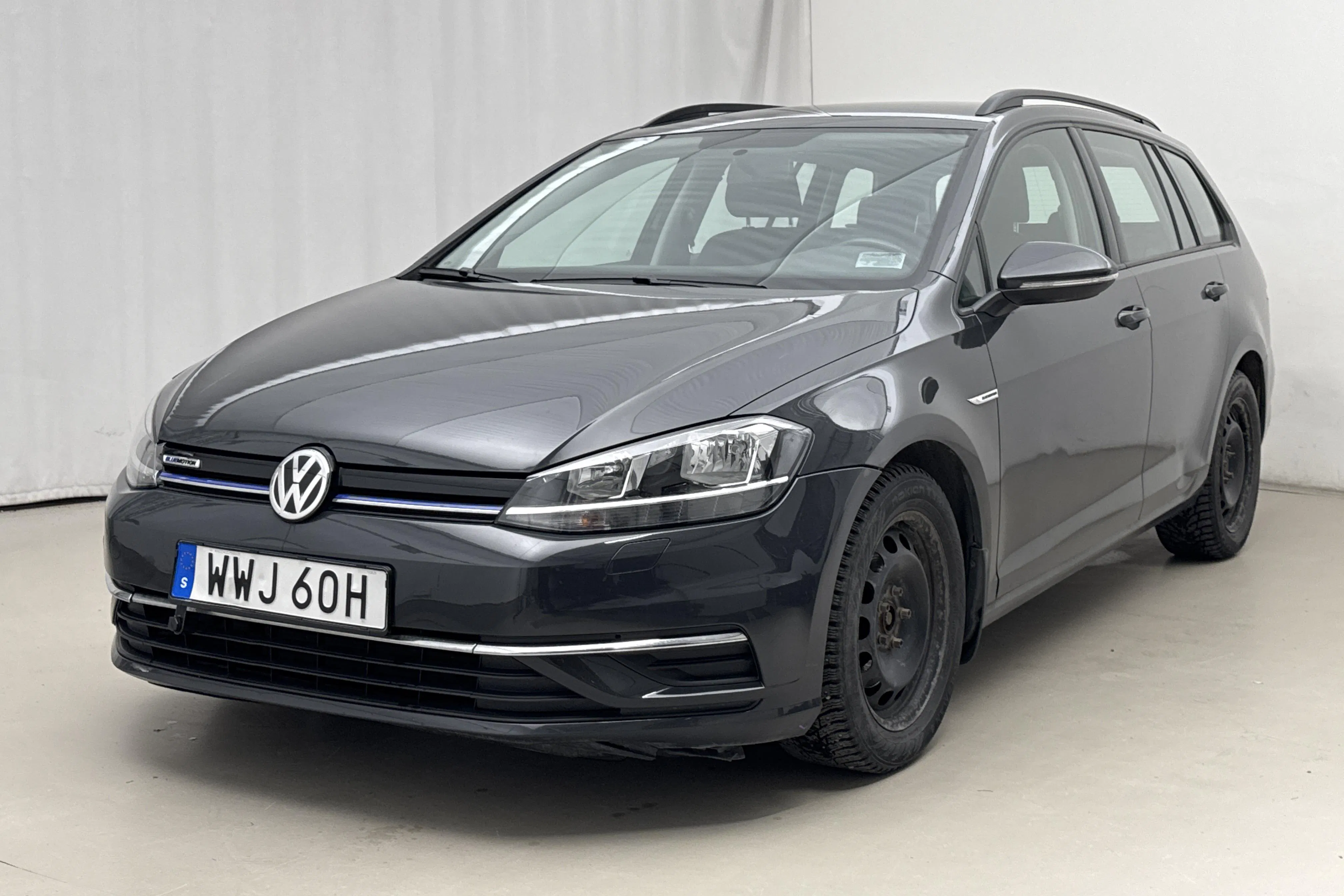 Presentationsfoto 1 av 16: VW Golf VII 1.5 TGI Sportscombi (130hk) - 10 593 mil - Automat - grå - 2020