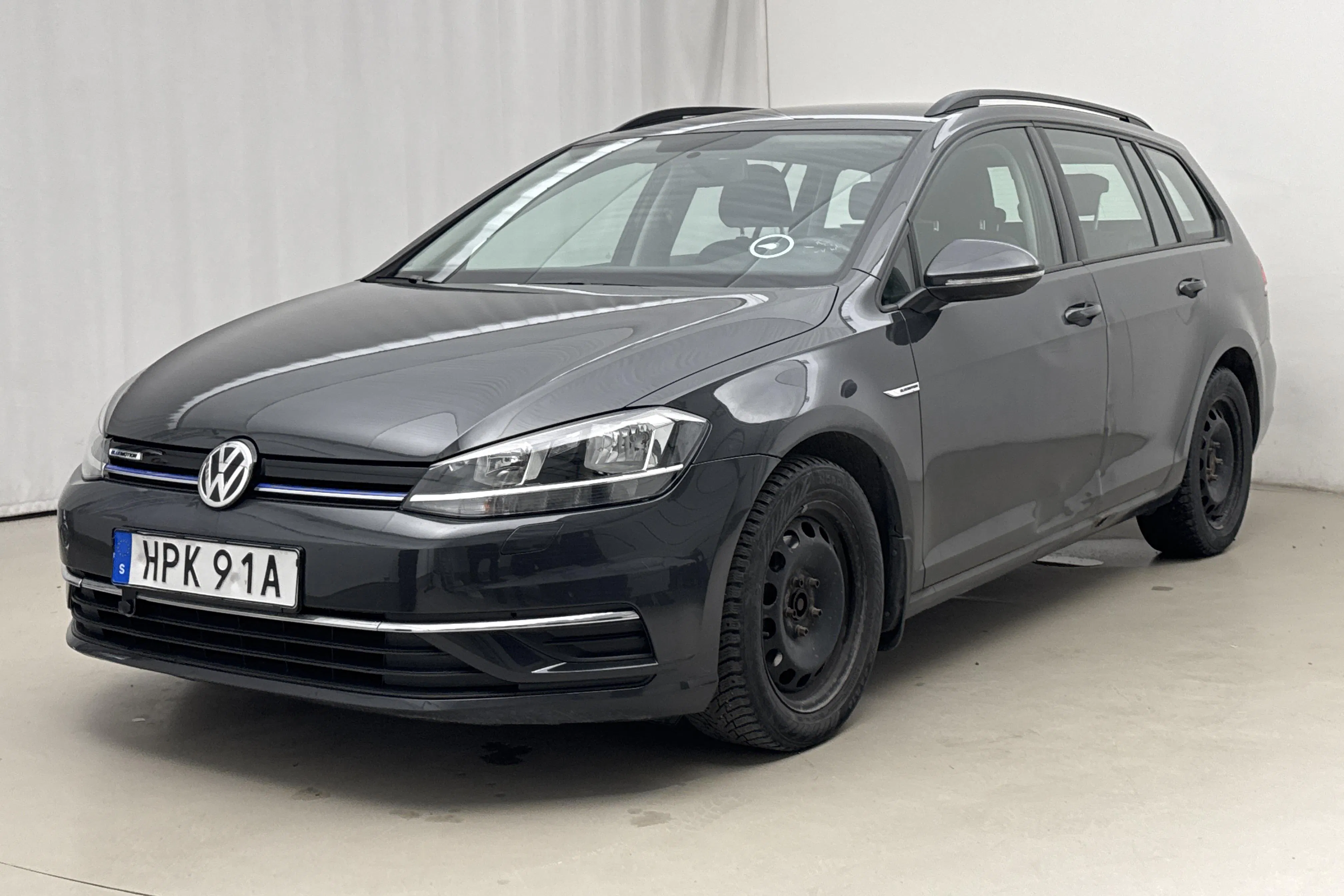 Presentationsfoto 1 av 17: VW Golf VII 1.5 TGI 5dr (130hk) - 6 979 mil - Automat - grå - 2020