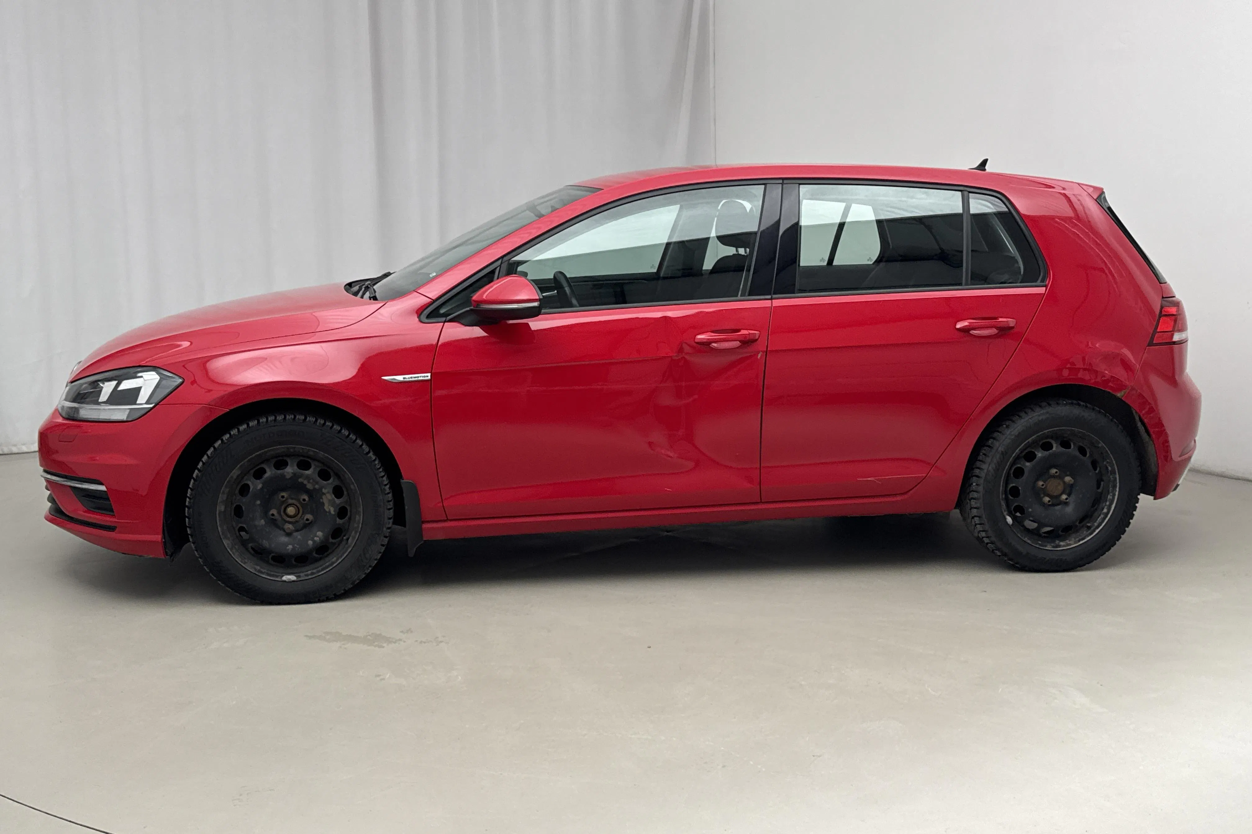 Presentation photo 2 of 13: VW Golf VII 1.5 TGI 5dr (130hk) - 142 210 km - Manual - red - 2019