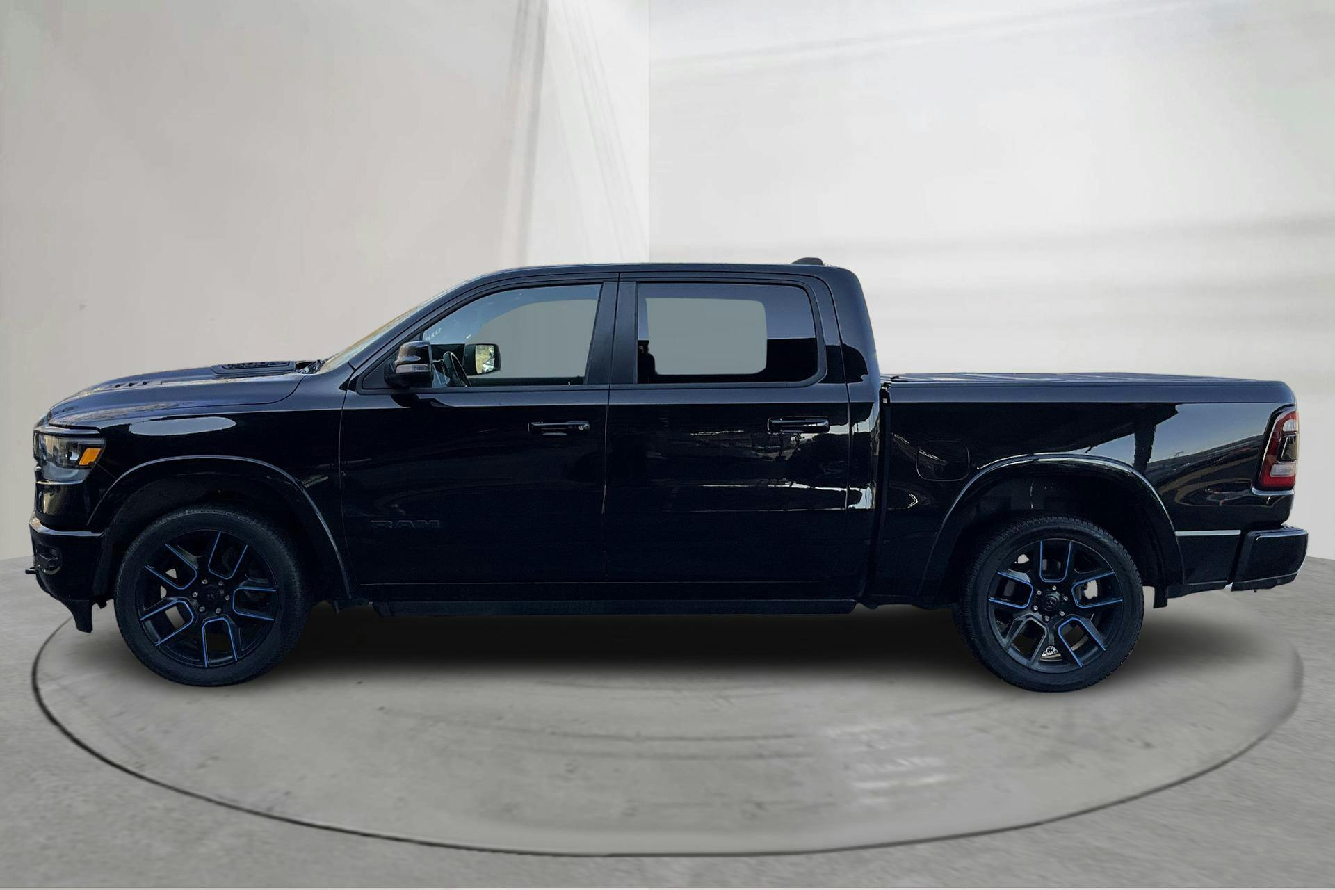Presentationsfoto 2 av 15: Dodge RAM 1500 5.7 (395hk) - 15 773 mil - Automat - svart - 2021