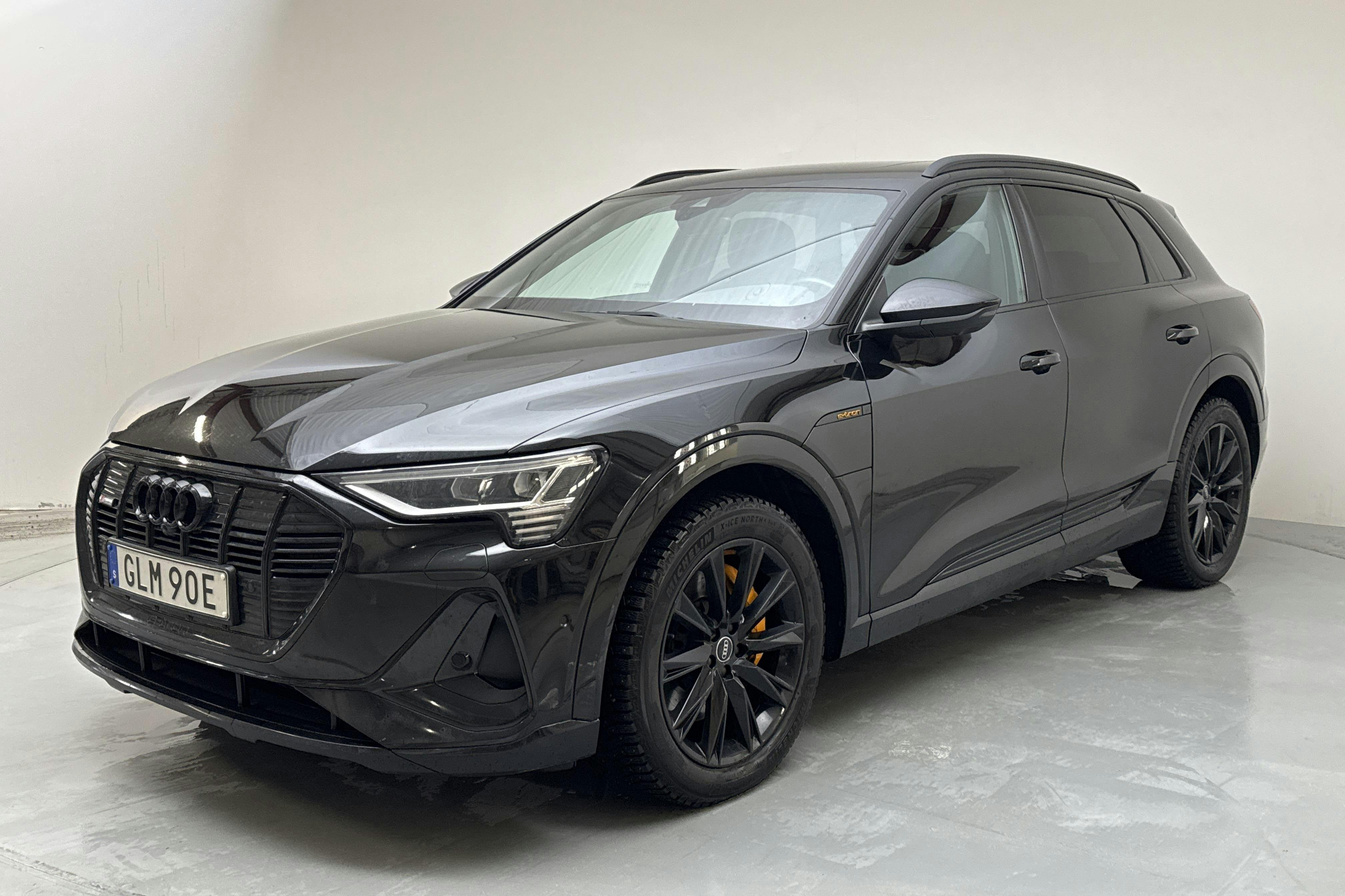 Zdjęcie prezentacyjne 1 z 22: Audi e-tron 55 quattro 95kWh (360hk) - 211 120 km - Automatyczna - czarny - 2022