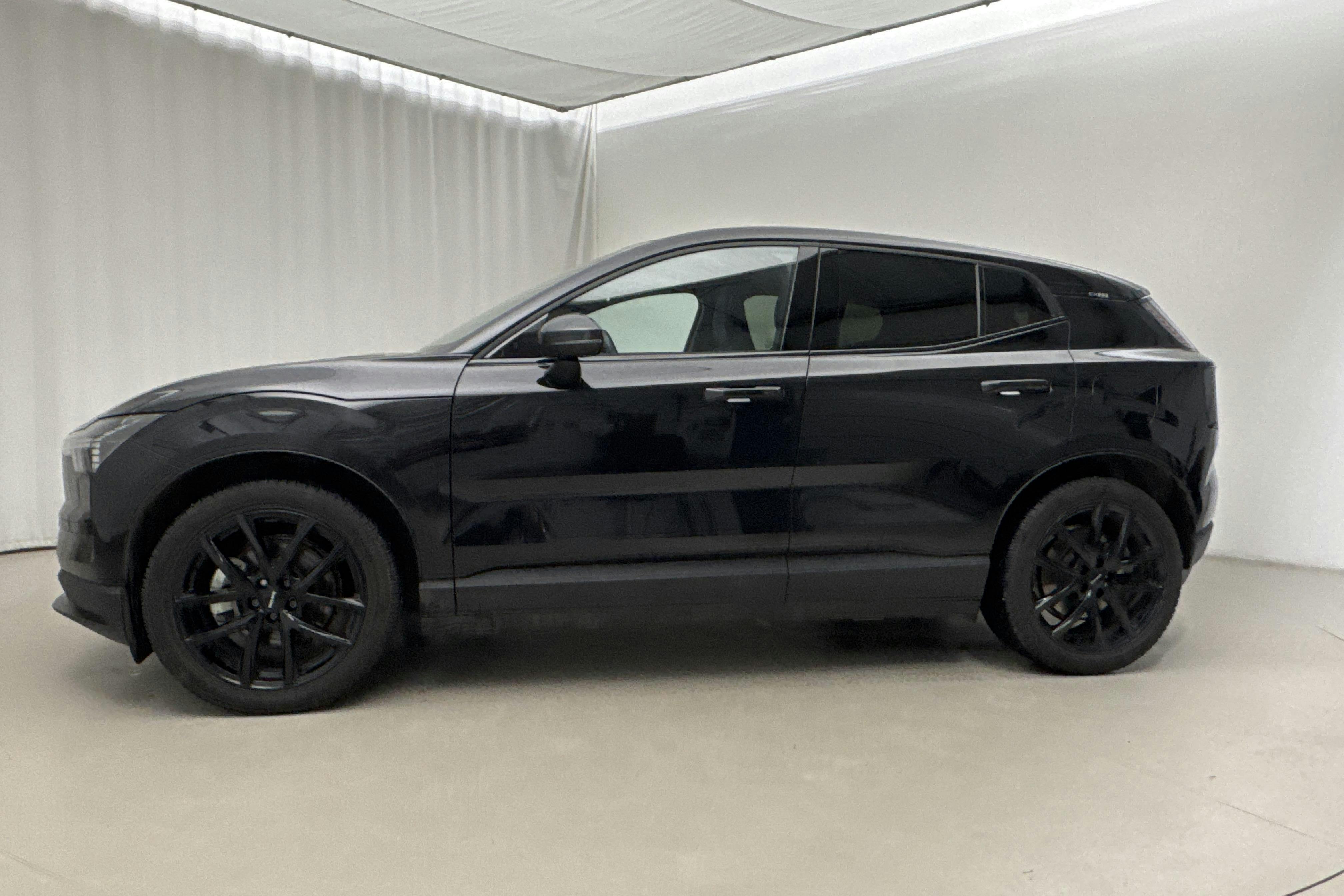 Presentation photo 2 of 23: Volvo EX30 Single Motor Extended Range (272hk) - 37 210 km - Automatic - black - 2024