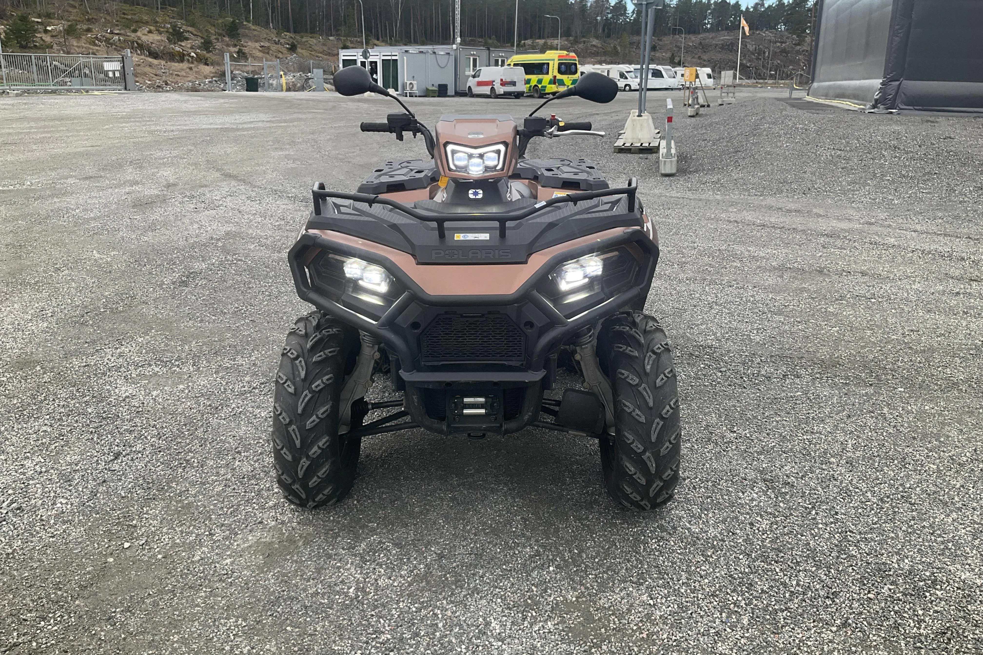 Presentationsfoto 2 av 21: POLARIS SPORTSMAN 570 EPS ATV - 39 mil - Automat - orange - 2024