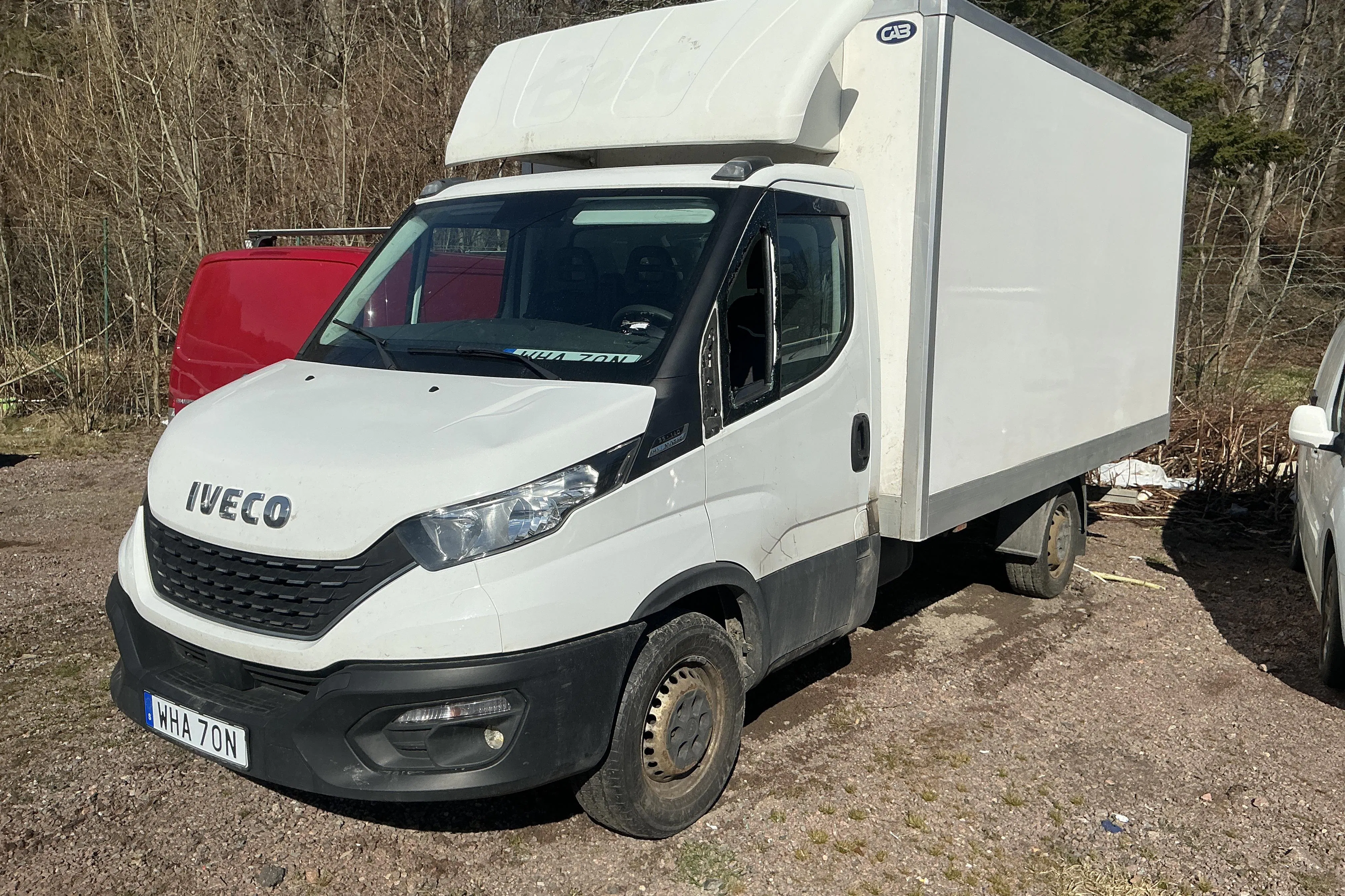 Presentationsfoto 1 av 7: Iveco Daily 35 Volymskåp 2.3 (136hk) - 23 074 mil - Automat - vit - 2021