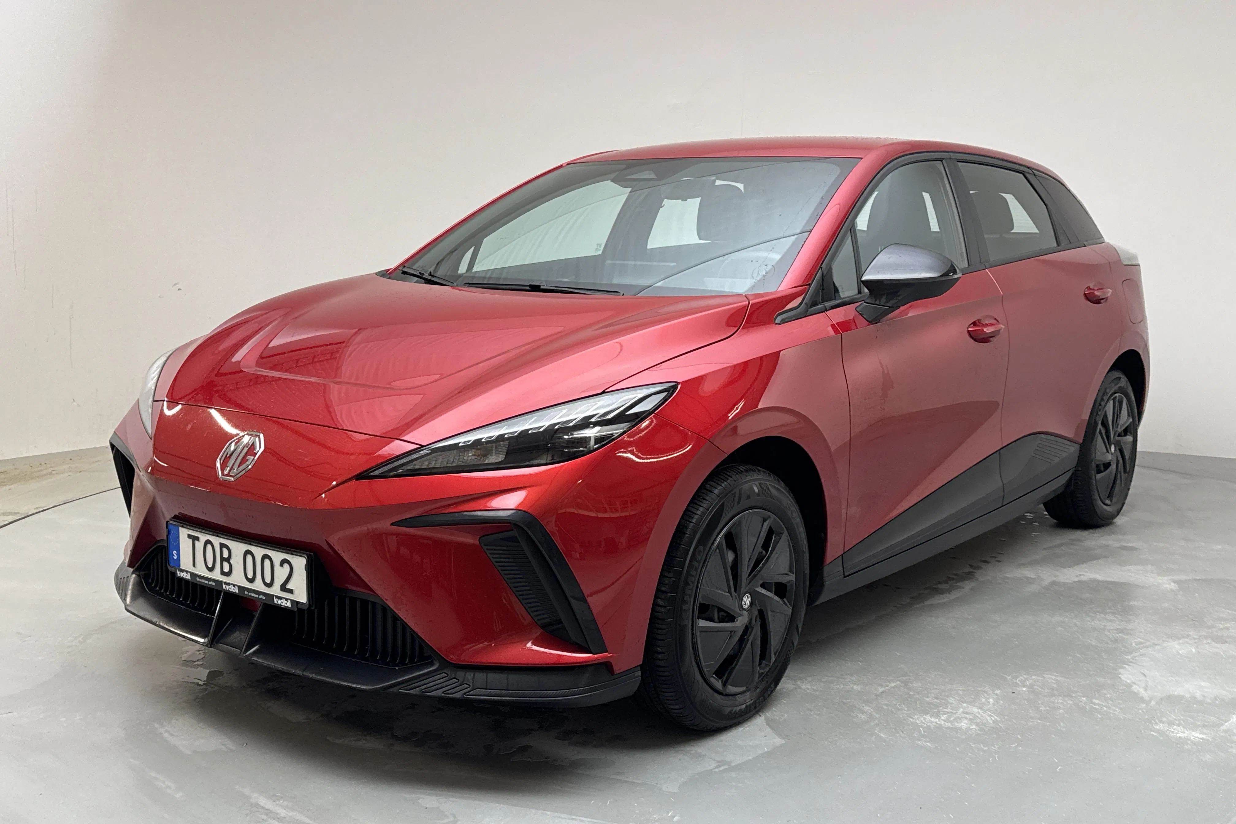 Presentationsfoto 1 av 12: MG 4 51kWh (170hk) - 4 267 mil - Automat - röd - 2023