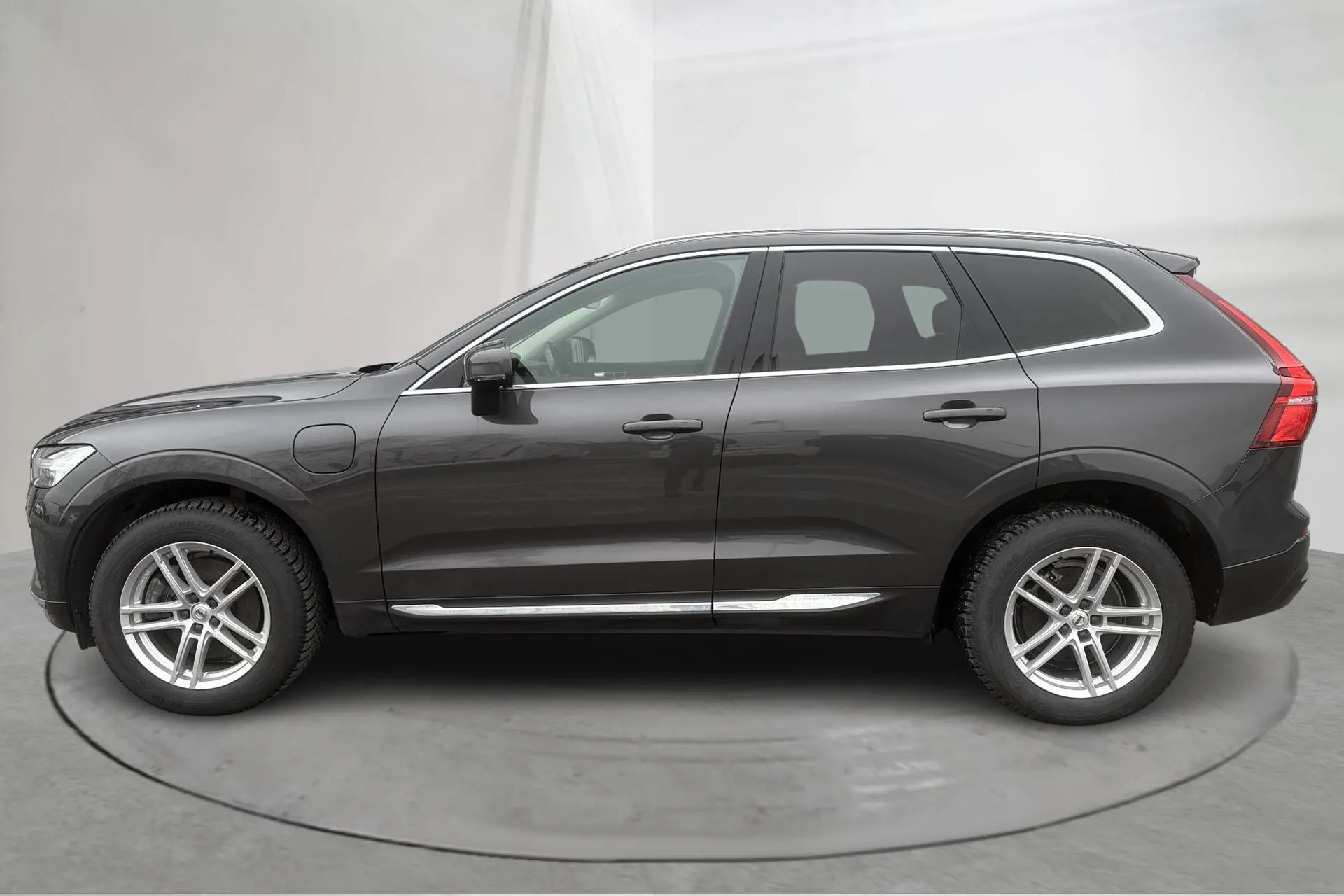 Præsentationsfoto 2 af 23: Volvo XC60 T6 AWD Recharge (350hk) - 81 430 kilometer - Salgsautomat - grå - 2023