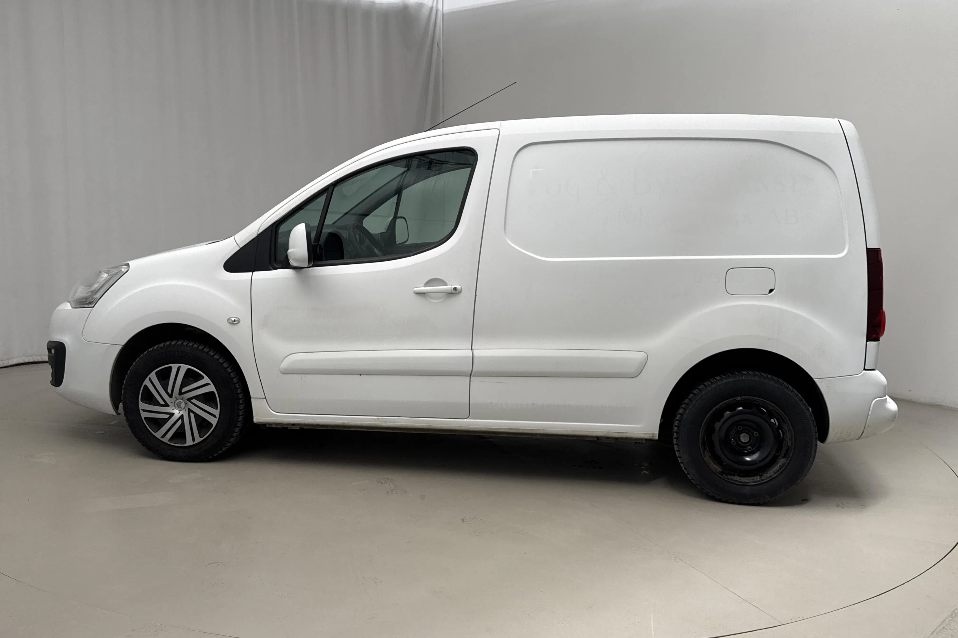 Presentationsfoto 2 av 12: Citroën Berlingo 1.6 BlueHDi Skåp (100hk) - 15 141 mil - Automat - vit - 2017