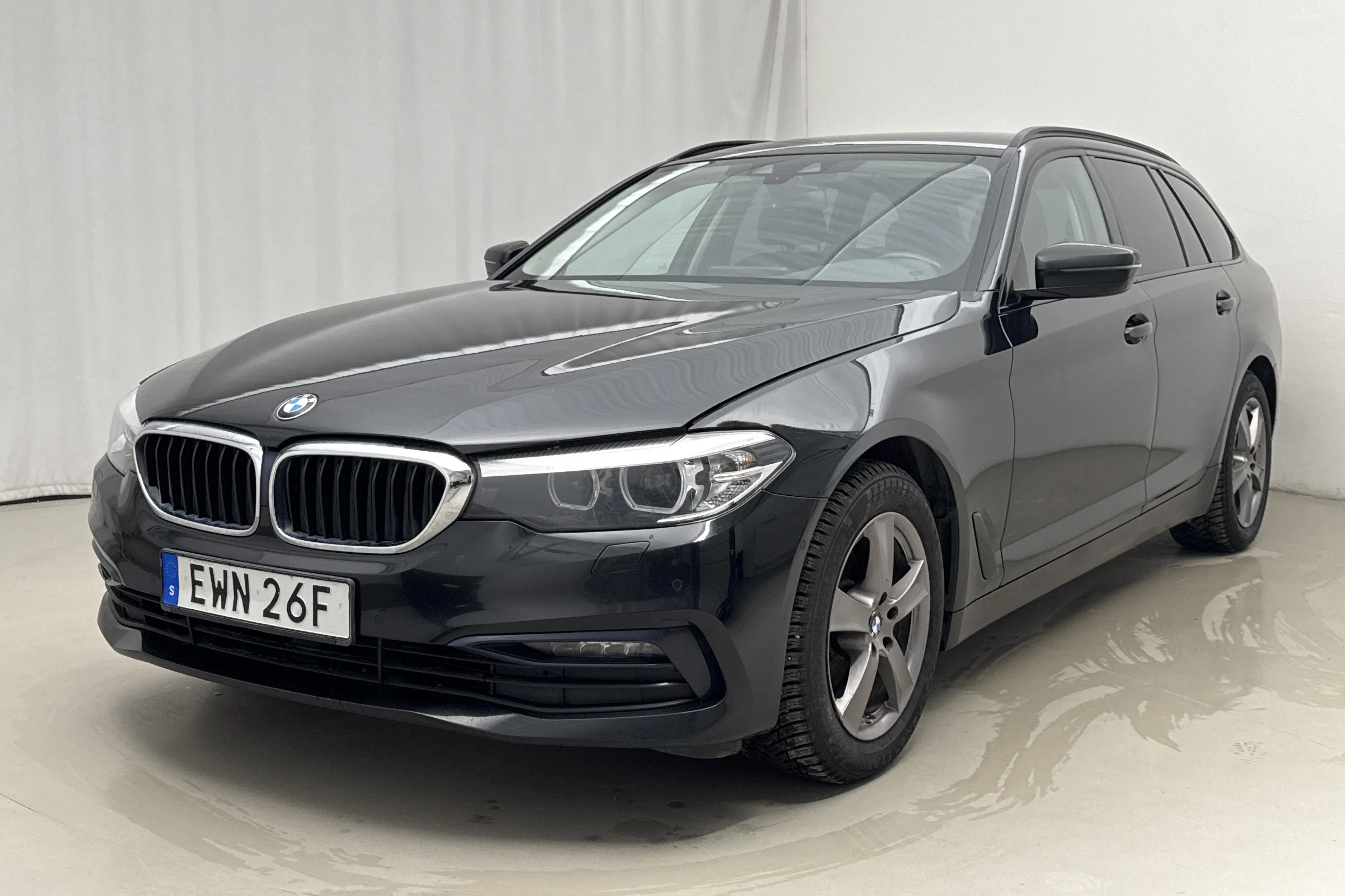 Presentation photo 1 of 19: BMW 520d xDrive Touring, G31 (190hk) - 275 620 km - Automatic - black - 2019