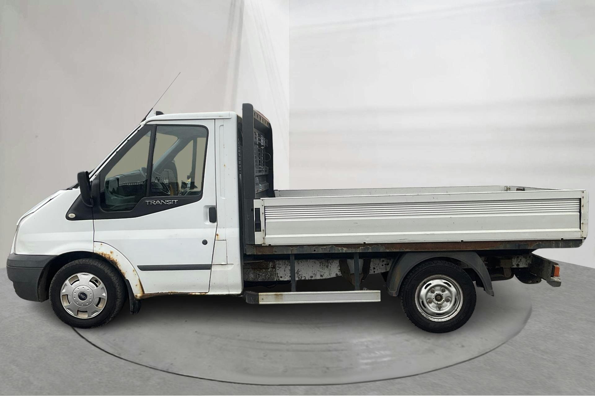Presentation photo 2 of 11: Ford Transit 300 2.2 TDCi Pickup (100hk) - 199 570 km - Manual - white - 2013