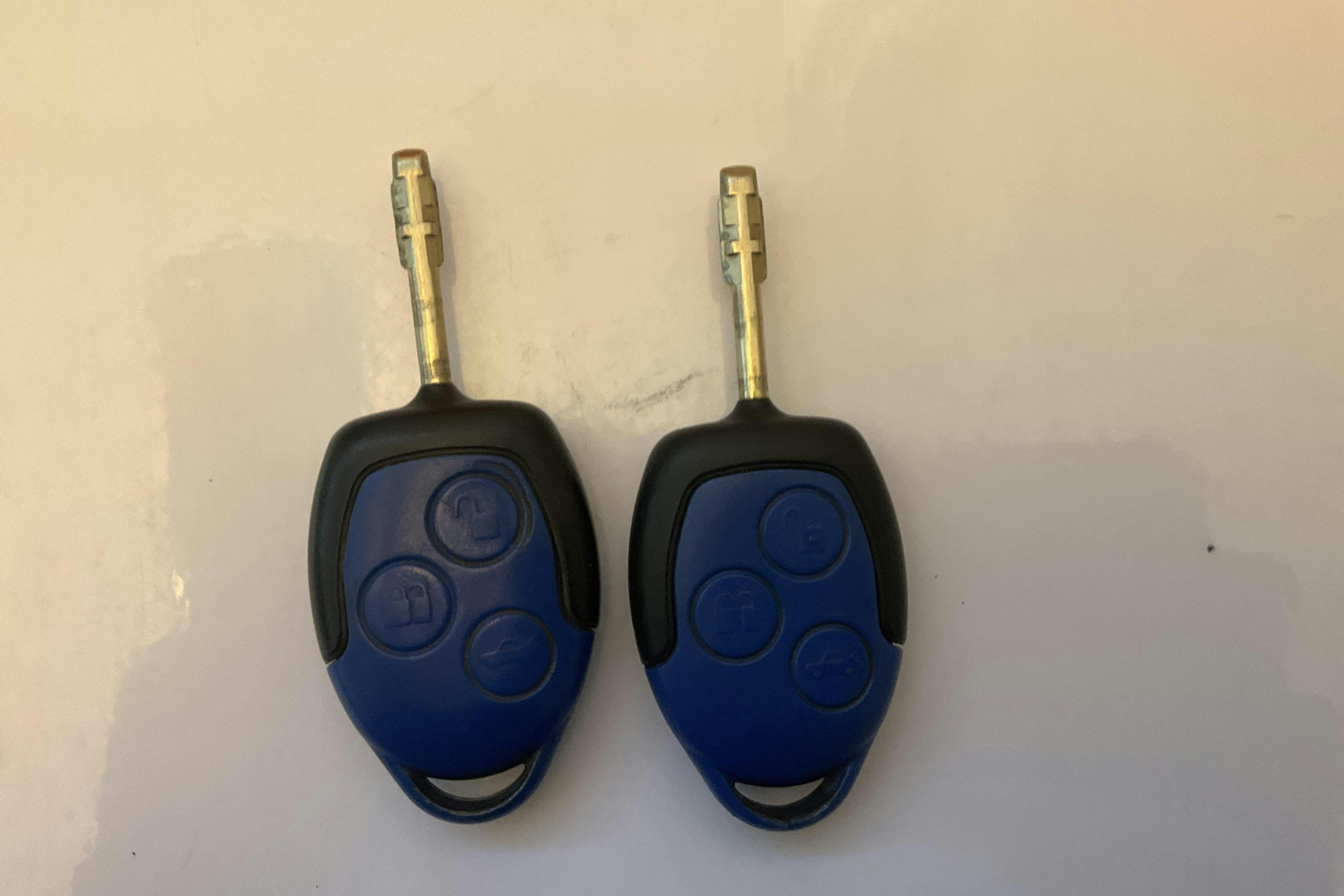 Presentation photo 11 of 11: Ford Transit 300 2.2 TDCi Pickup (100hk) - 199 570 km - Manual - white - 2013