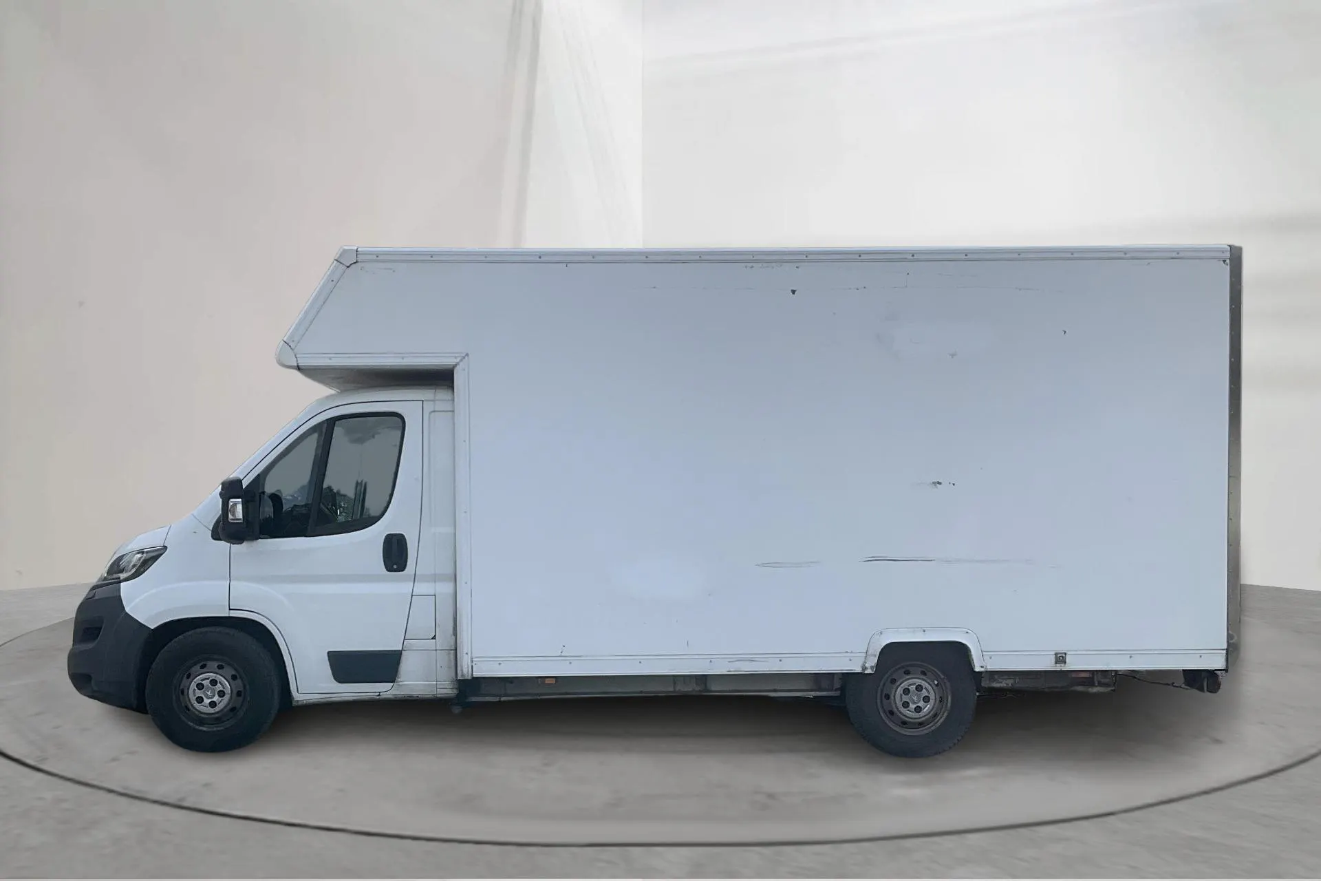 Presentation photo 2 of 11: Peugeot Boxer 335 2.0 BlueHDI Chassi (163hk) - 112 500 km - Manual - white - 2018