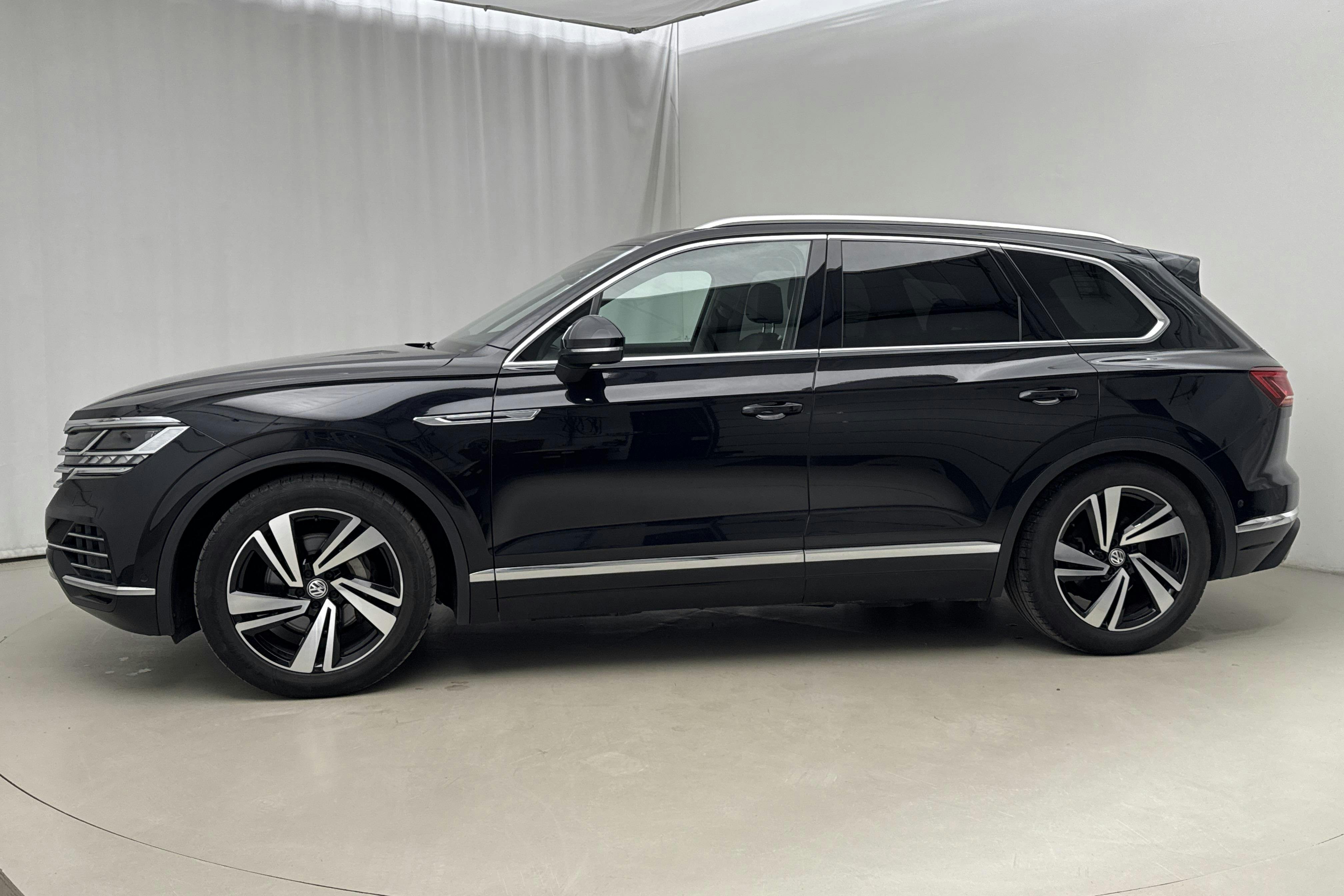 Zdjęcie prezentacyjne 2 z 23: VW Touareg V6 TDI 4Motion (286hk) - 110 070 km - Automatyczna - czarny - 2019
