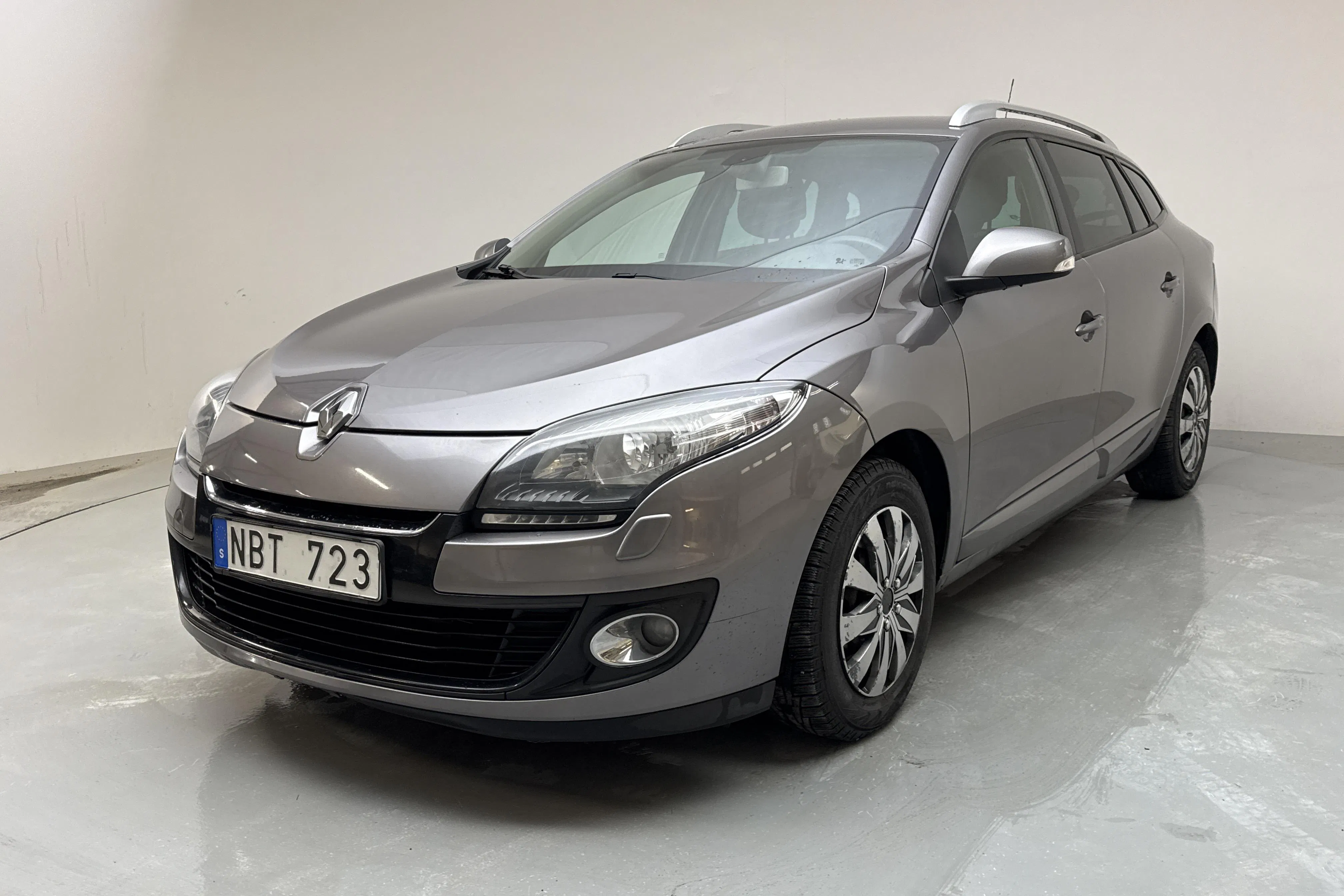 Presentationsfoto 1 av 12: Renault Mégane Phas III 1.5 dCi ESM Sports Tourer (110hk) - 27 245 mil - Manuell - grå - 2013