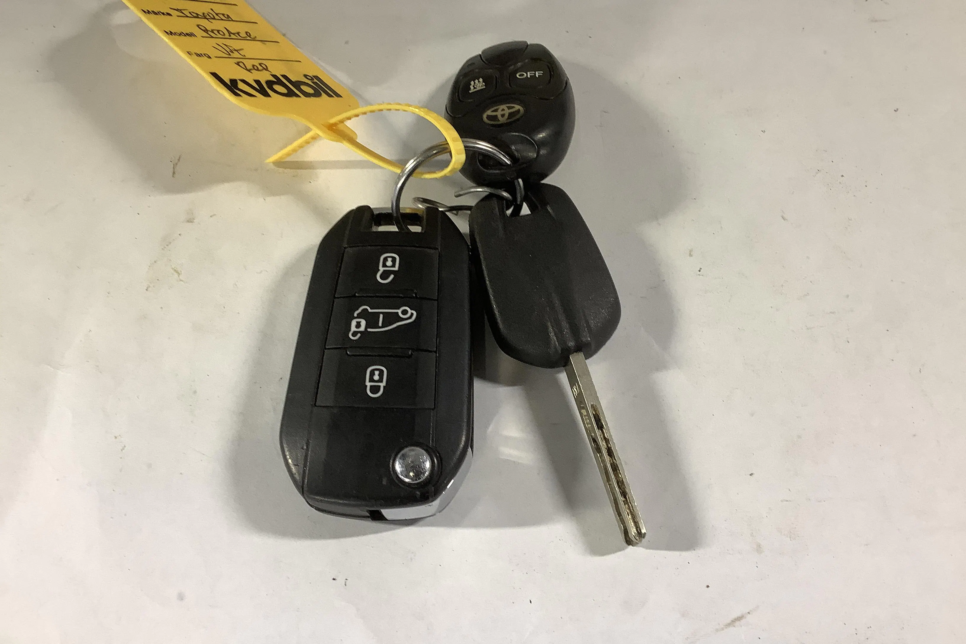 Presentationsfoto 15 av 15: Toyota PROACE 2.0D (120hk) - 9 735 mil - Automat - vit - 2020