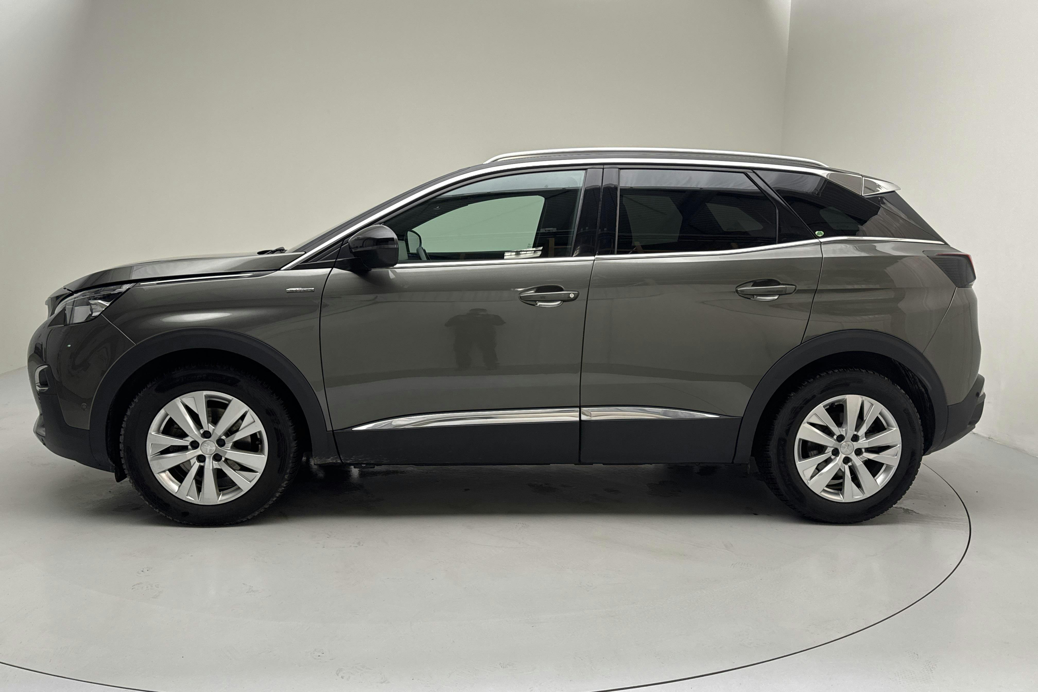 Presentation photo 2 of 13: Peugeot 3008 1.2 PureTech (130hk) - 86 900 km - Automatic - gray - 2019