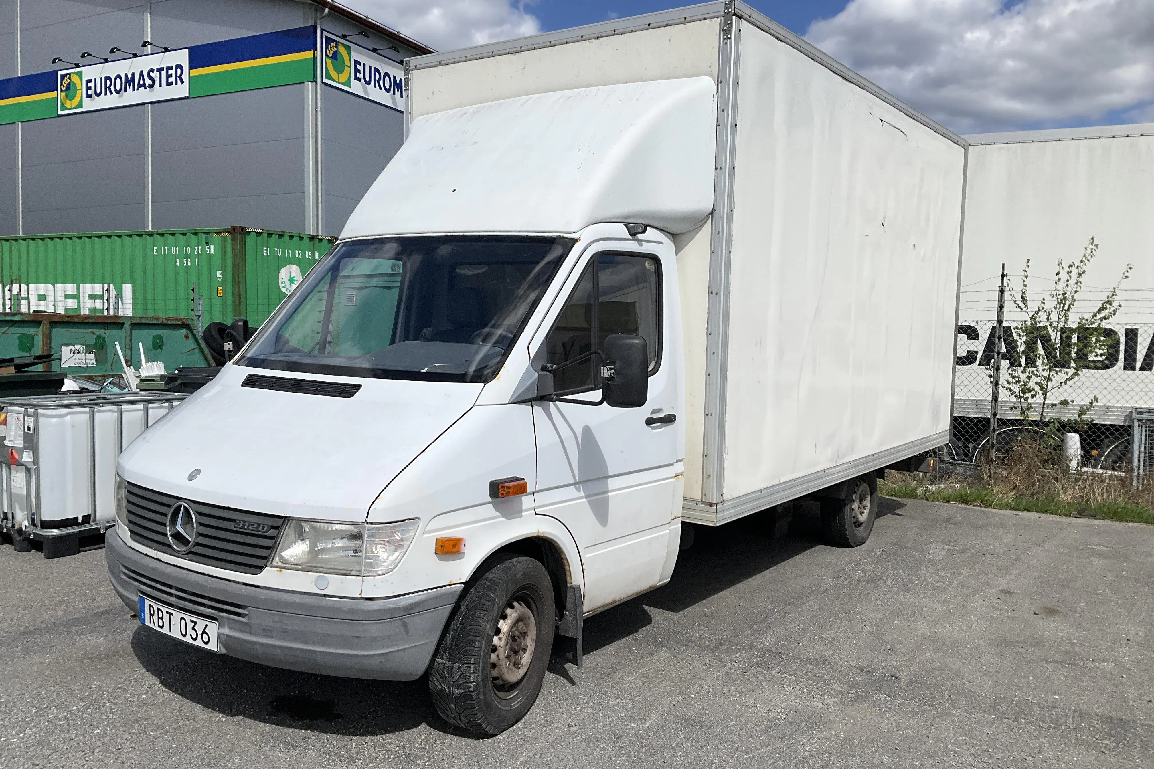Presentationsfoto 11 av 11: Mercedes Sprinter 312 D Pickup/Chassi (122hk) - 25 000 mil - Manuell - vit - 2000