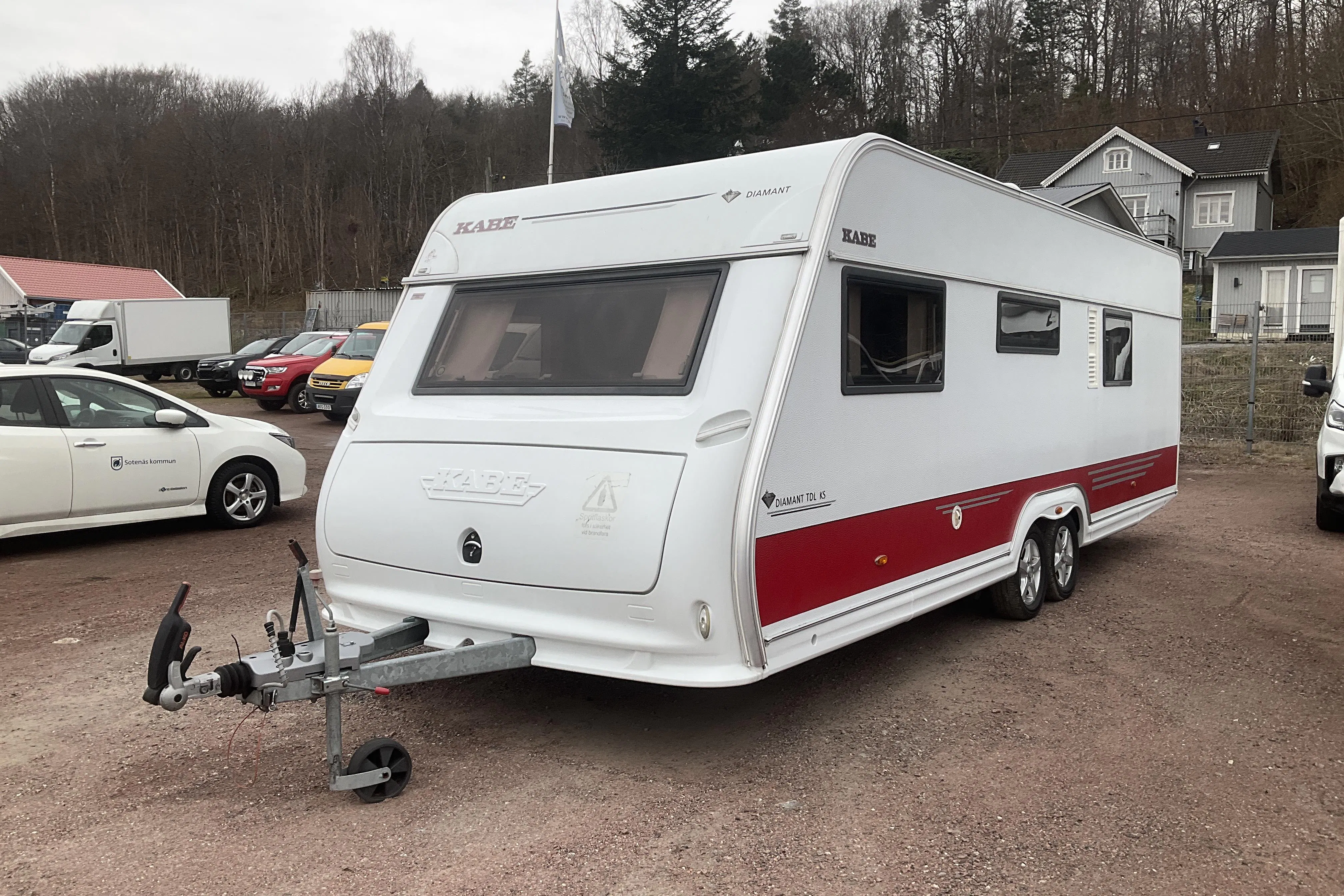 Presentationsfoto 1 av 27: KABE DIAMANT UTDL KS Husvagn - 0 km - vit - 2013