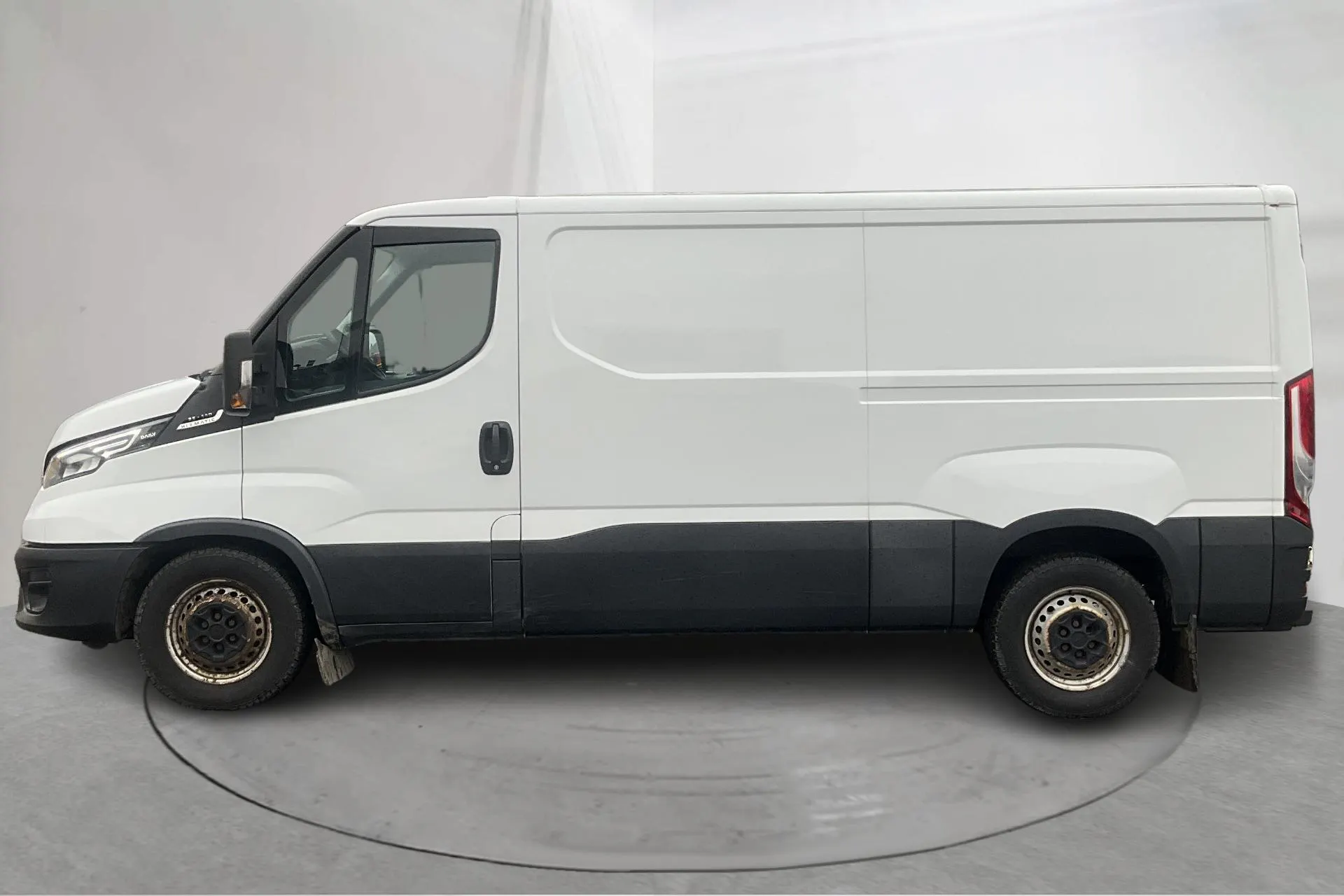 Presentation photo 2 of 13: Iveco Daily 35 2.3 (136hk) - 96 600 km - Automatic - white - 2021
