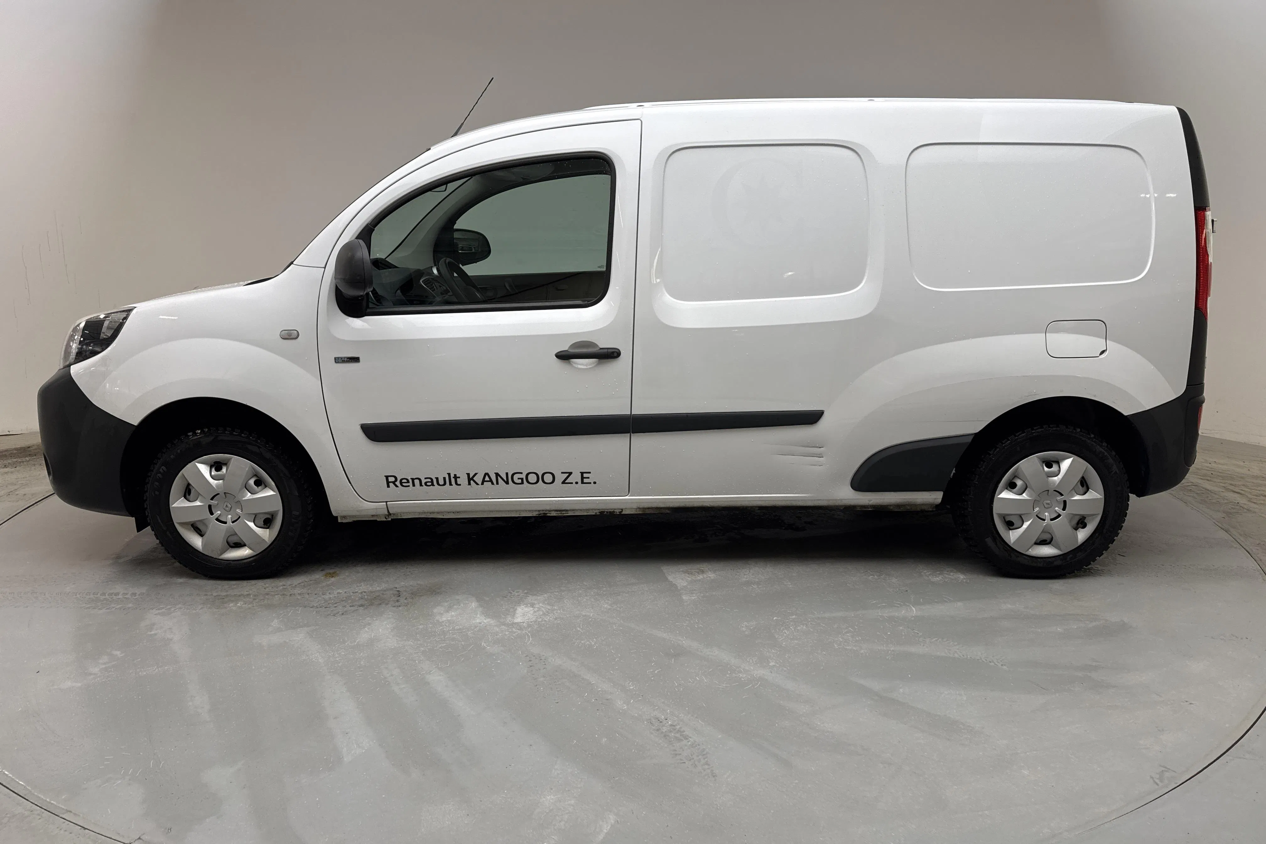 Presentationsfoto 2 av 12: Renault Kangoo Z.E Power Plus 33kWh Maxi Skåp (60hk) - 7 224 mil - Automat - vit - 2020