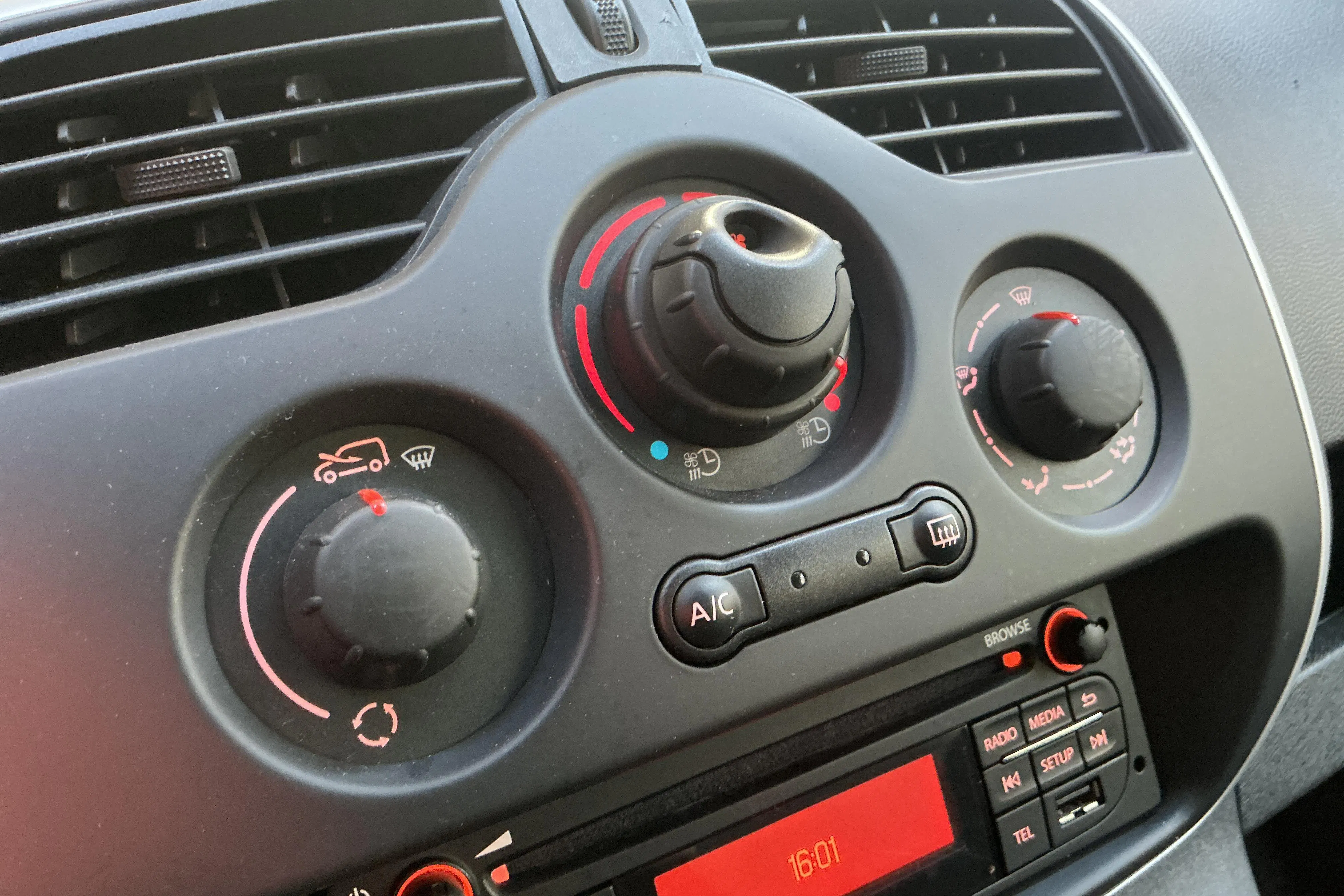 Presentationsfoto 12 av 12: Renault Kangoo Z.E Power Plus 33kWh Maxi Skåp (60hk) - 7 224 mil - Automat - vit - 2020