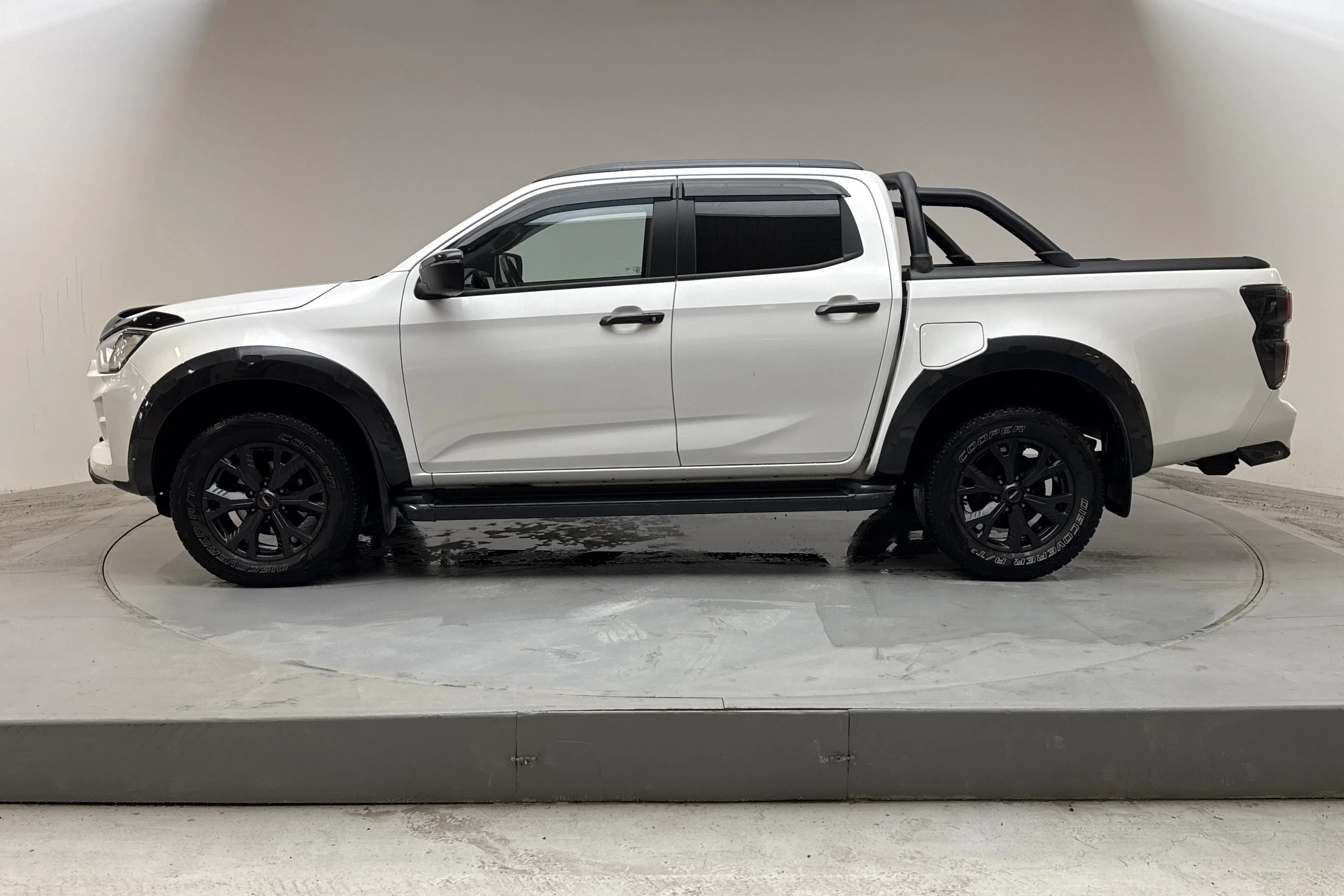 Presentation photo 2 of 13: Isuzu D-MAX 1.9 DDI 4WD (164hk) - 71 760 km - Automatic - white - 2023