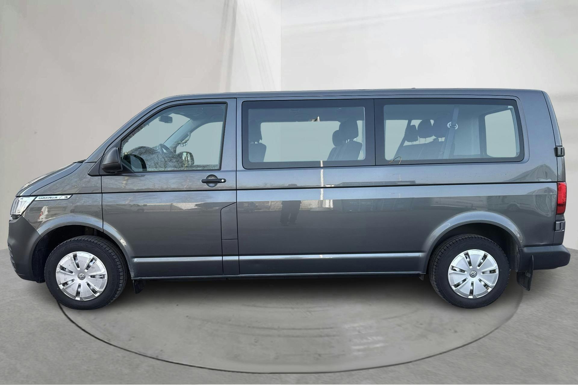 Presentation photo 2 of 16: VW Caravelle 2.0 TDI BMT (150hk) - 123 670 km - Automatic - gray - 2020