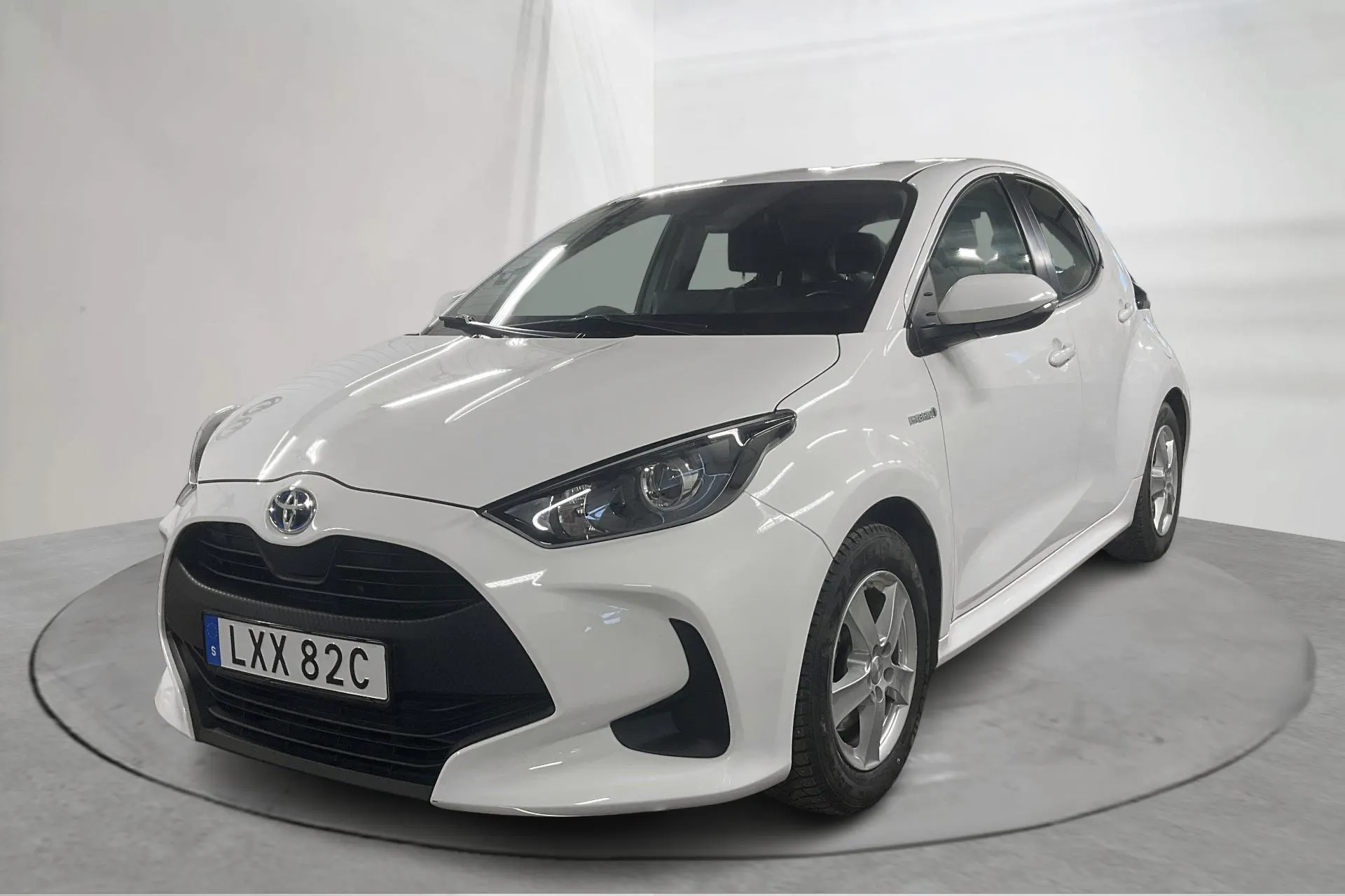 Presentation photo 1 of 16: Toyota Yaris 1.5 Hybrid 5dr (116hk) - 26 410 km - Automatic - white - 2021