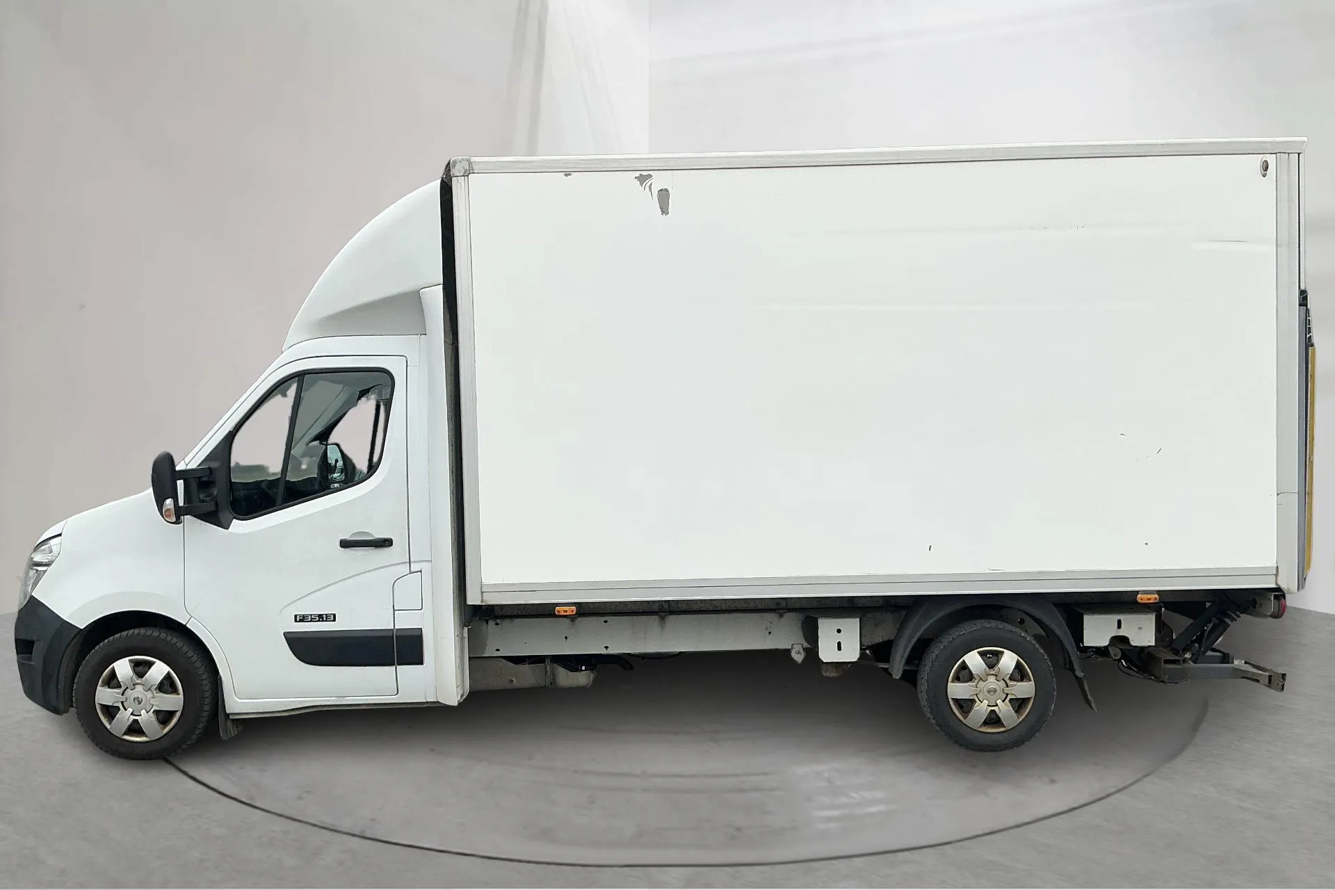 Presentation photo 2 of 12: Nissan NV400 2.3 dCi Volymskåp (125hk) - 180 860 km - Manual - white - 2014