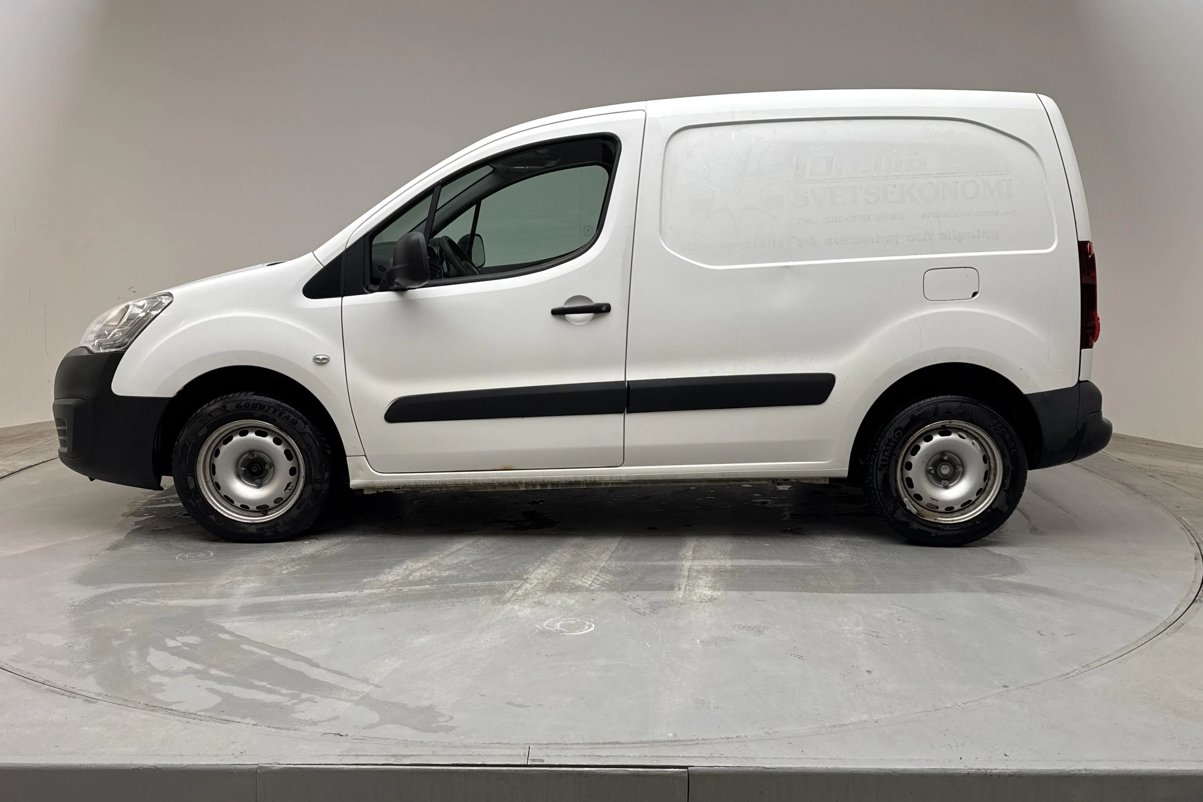 Presentationsfoto 2 av 11: Citroën Berlingo 1.6 BlueHDi Skåp (75hk) - 14 138 mil - Manuell - vit - 2016