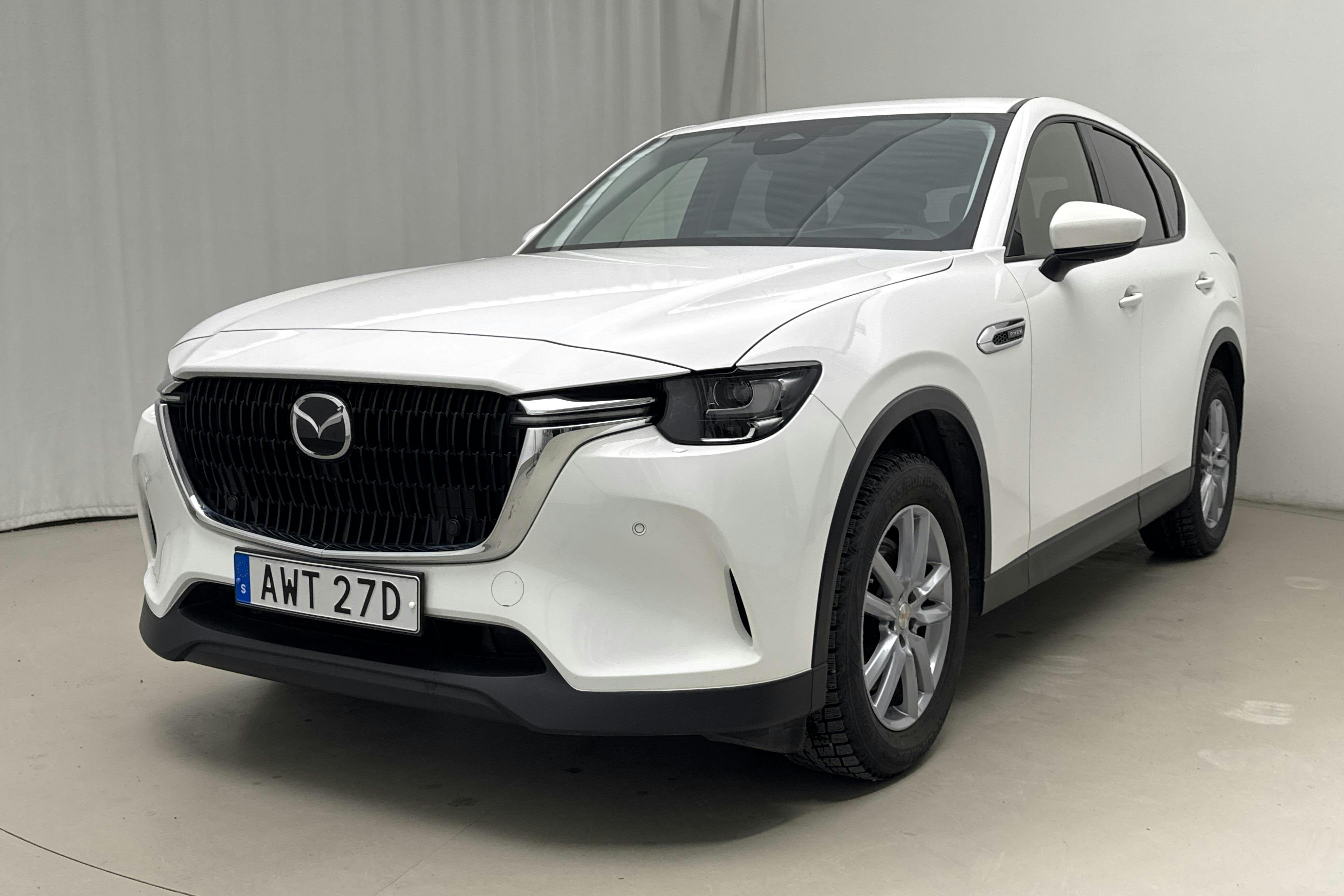 Presentation photo 1 of 23: Mazda CX-60 e-Skyactiv PHEV AWD (327hk) - 59 110 km - Automatic - white - 2023