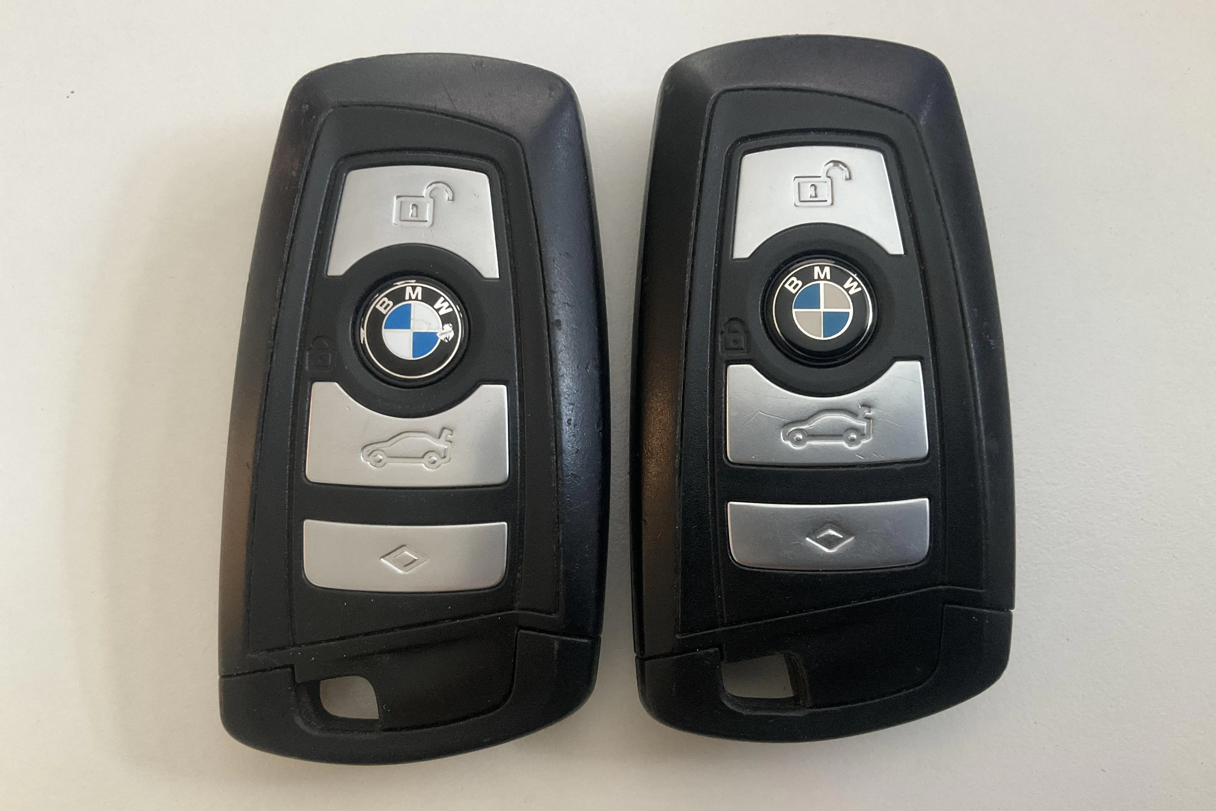 Presentation photo 17 of 17: BMW 330e Sedan, F30 (252hk) - 205 900 km - Automatic - white - 2016