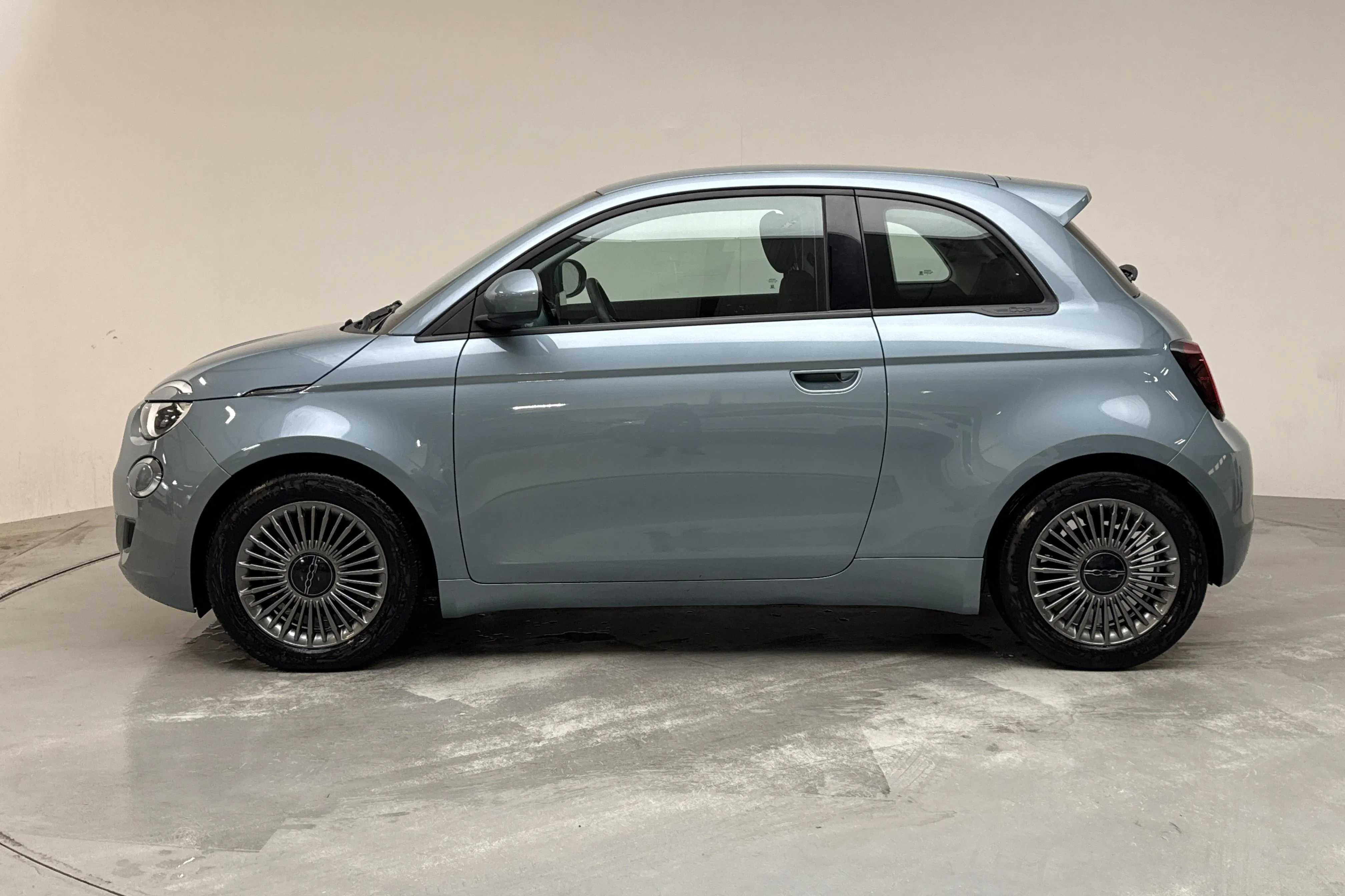 Presentationsfoto 2 av 15: Fiat 500e (118hk) - 3 845 mil - Automat - blå - 2022