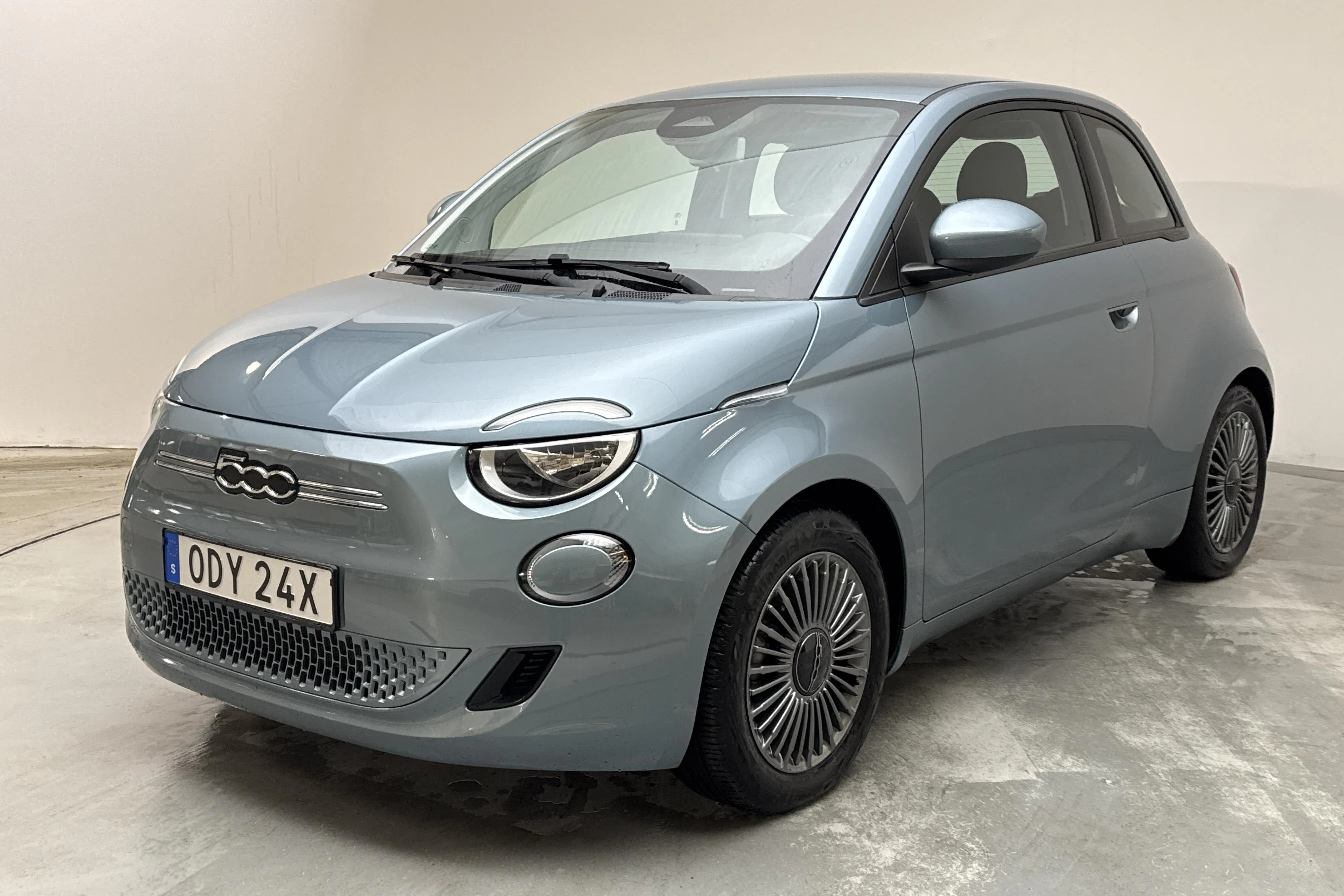 Presentationsfoto 1 av 15: Fiat 500e (118hk) - 3 845 mil - Automat - blå - 2022