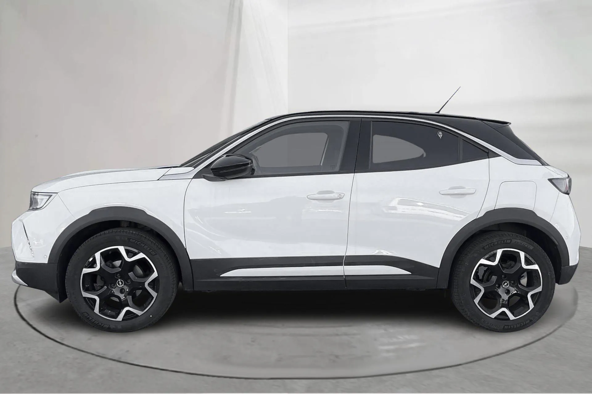 Presentation photo 2 of 17: Opel Mokka (130hk) - 72 270 km - Automatic - white - 2022