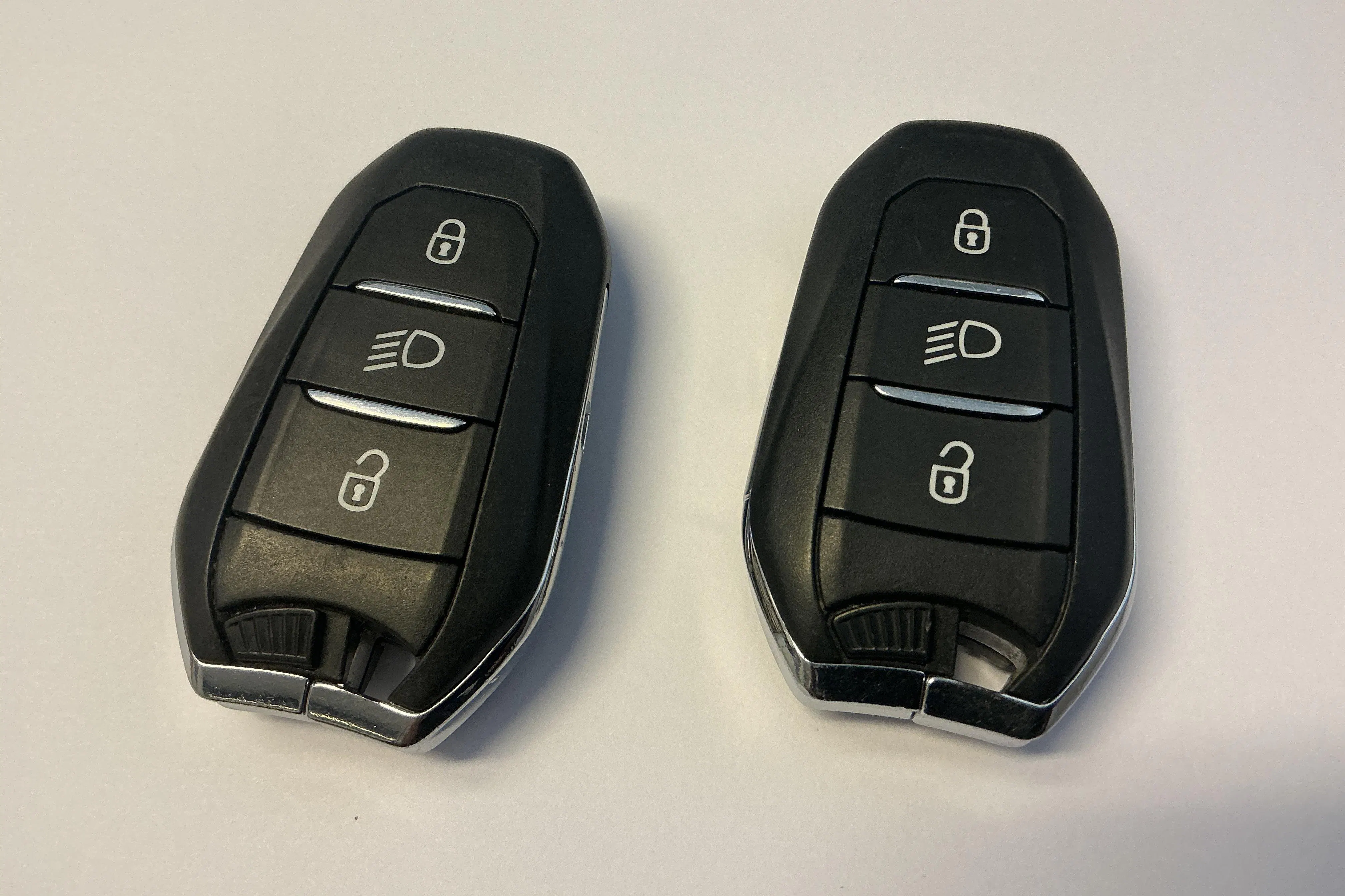 Presentationsfoto 16 av 16: Peugeot 3008 1.6 Plug-in Hybrid 4 (300hk) - 8 342 mil - Automat - grå - 2021