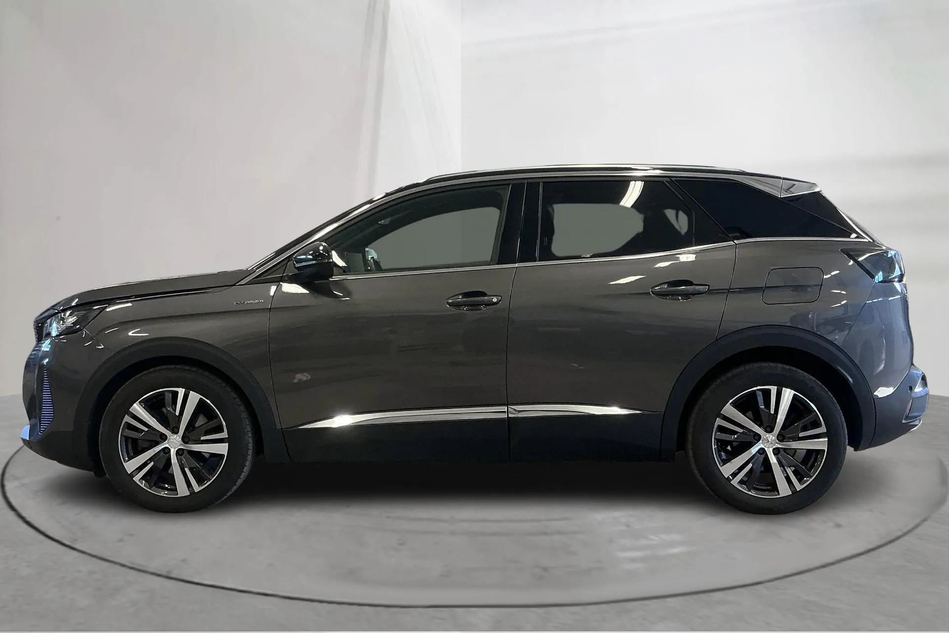 Presentationsfoto 2 av 16: Peugeot 3008 1.6 Plug-in Hybrid 4 (300hk) - 8 342 mil - Automat - grå - 2021