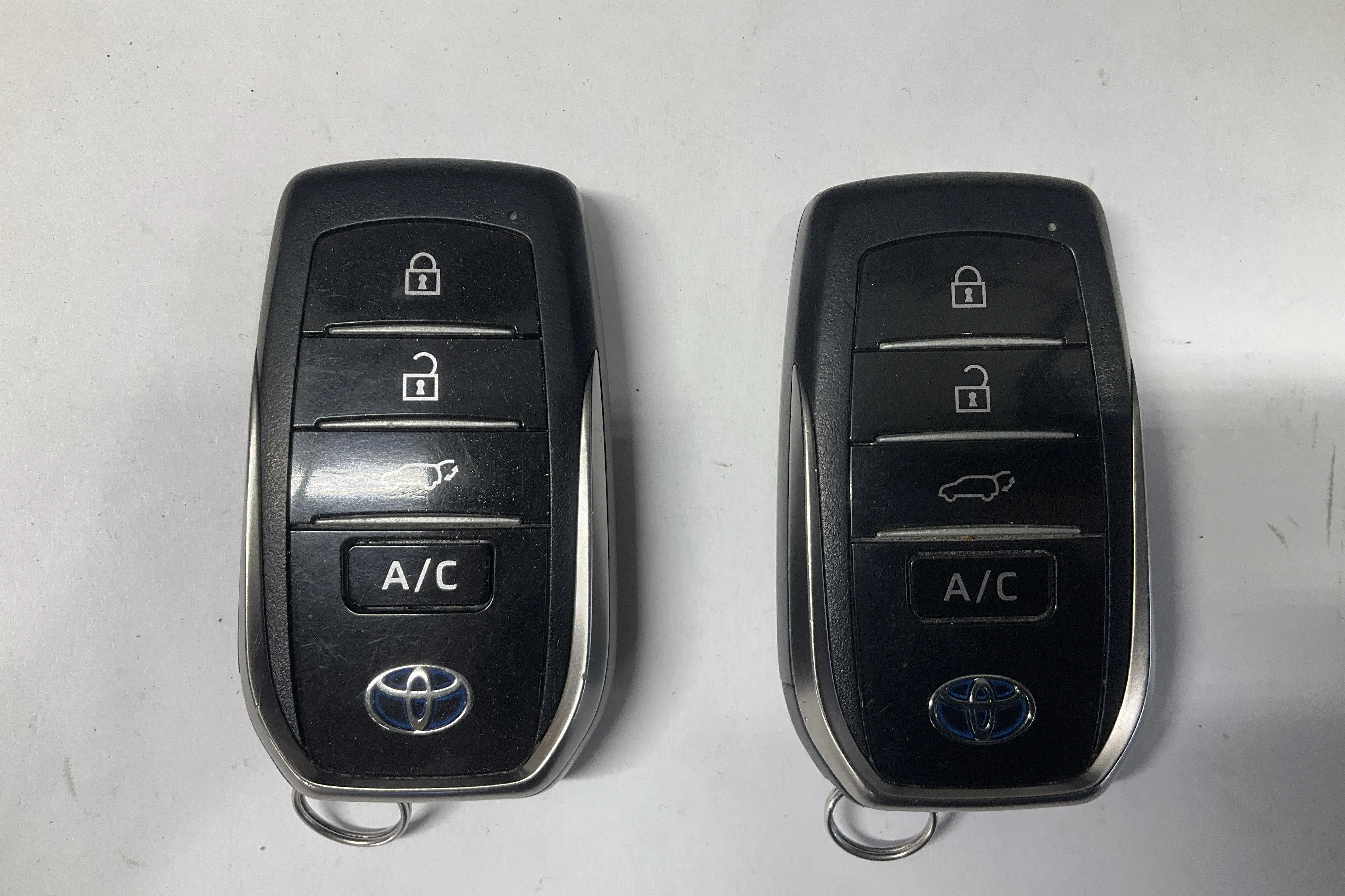 Presentationsfoto 20 av 20: Toyota RAV4 2.5 Plug-in Hybrid AWDi (306hk) - 9 737 mil - Automat - vit - 2021