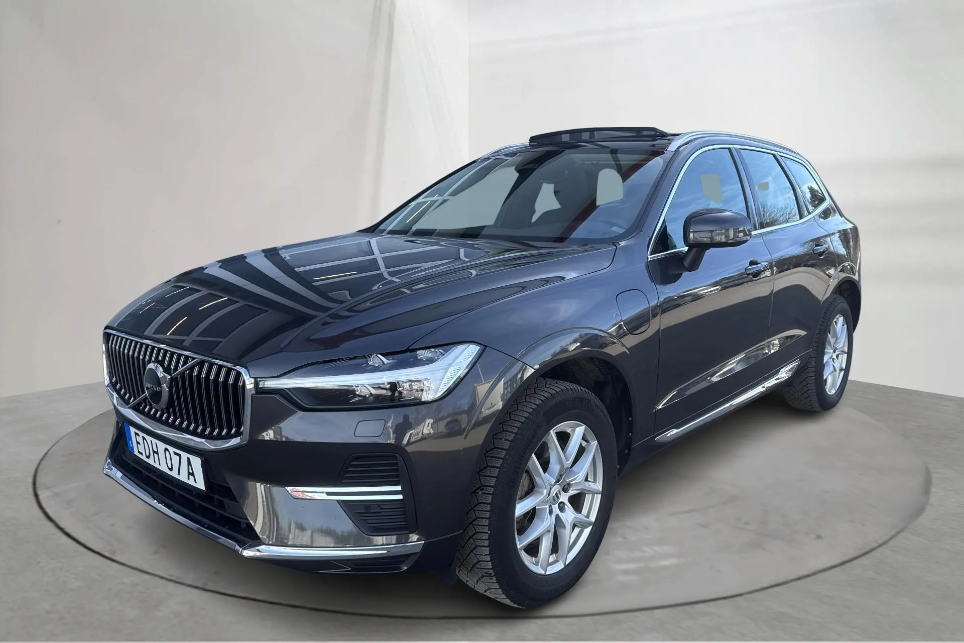 Presentation photo 1 of 22: Volvo XC60 T6 AWD Recharge (350hk) - 68 070 km - Automatic - gray - 2023