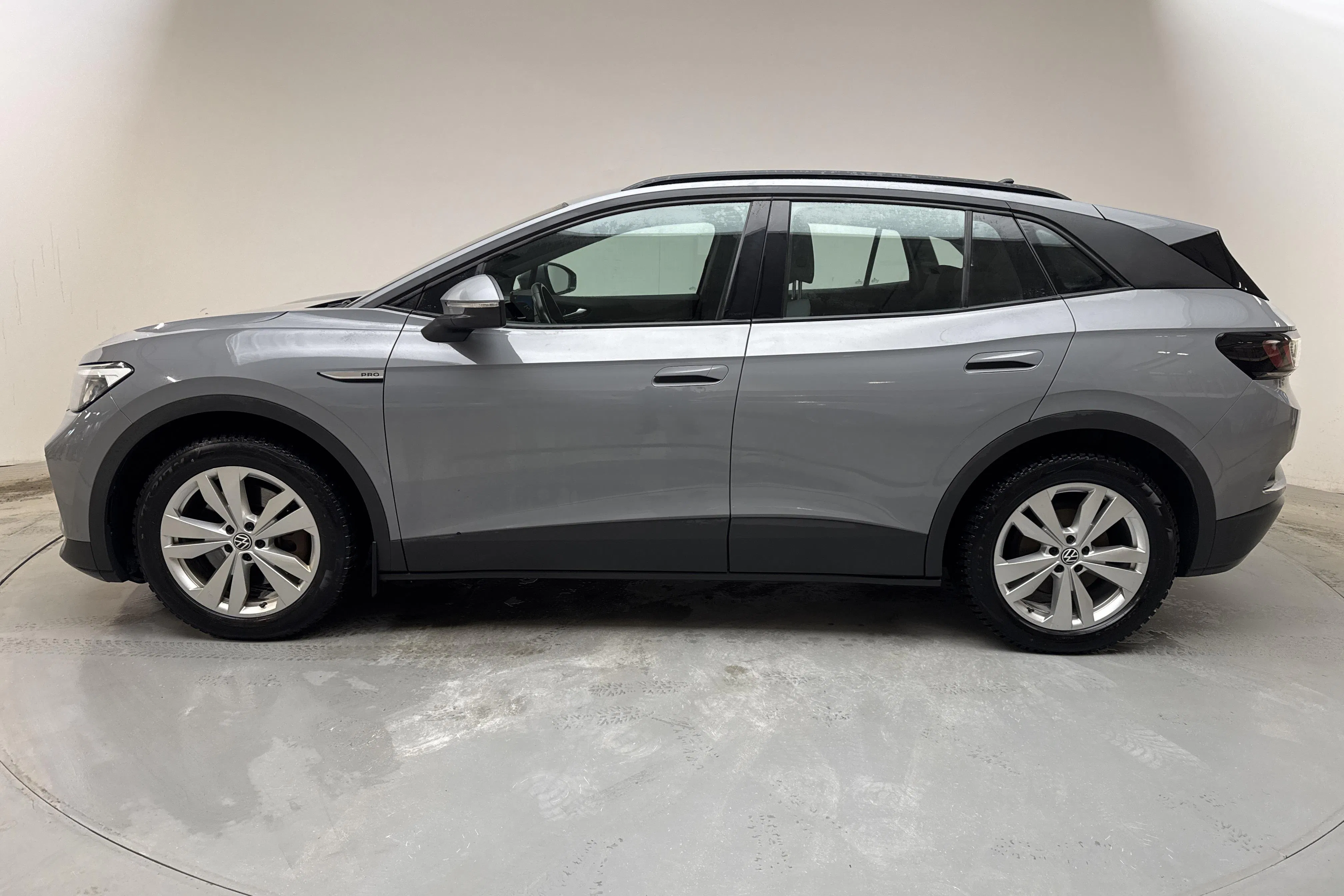 Presentation photo 2 of 17: VW ID.4 77kWh (204hk) - 155 330 km - Automatic - gray - 2021