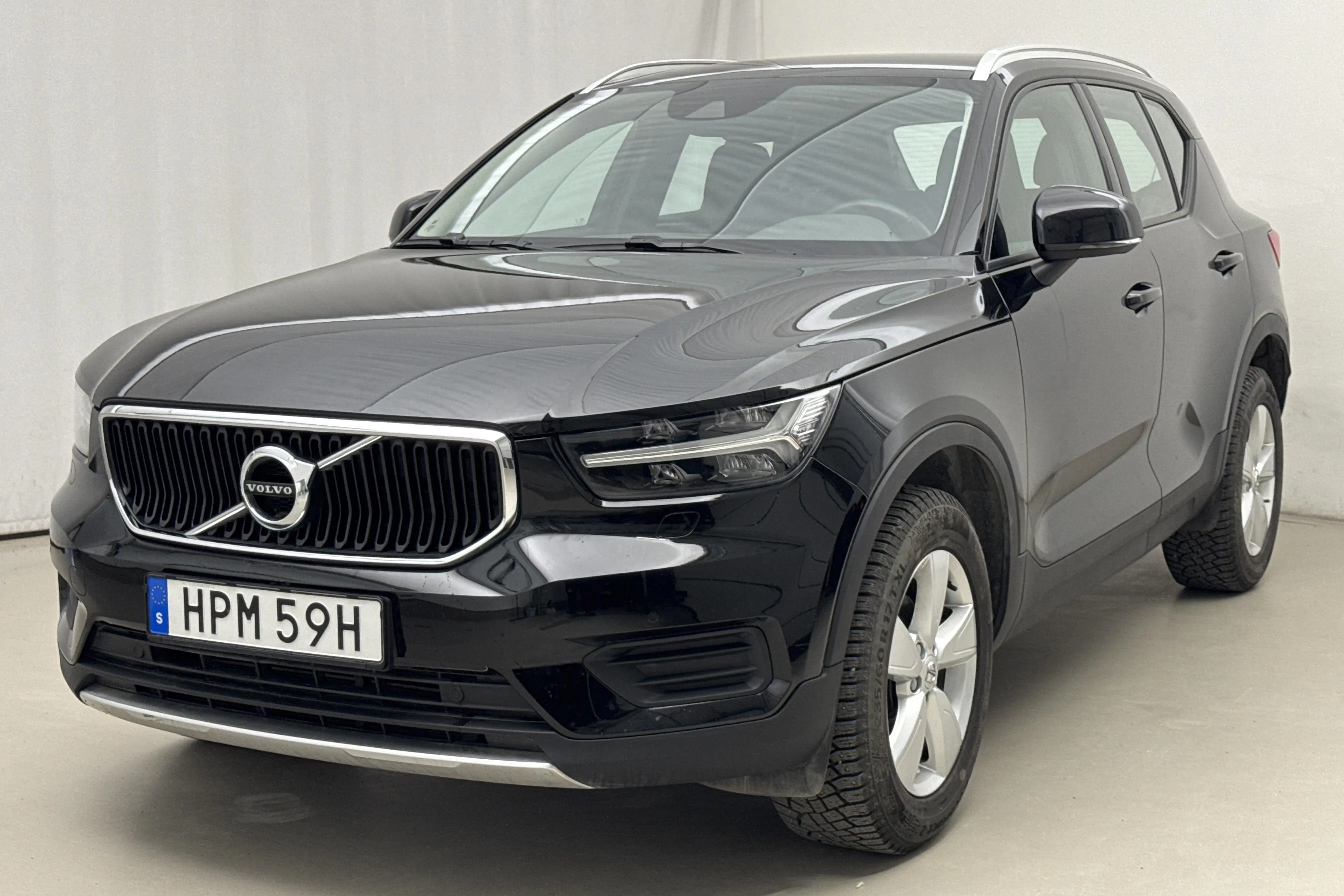 Presentation photo 1 of 19: Volvo XC40 T2 2WD (129hk) - 59 630 km - Automatic - black - 2021
